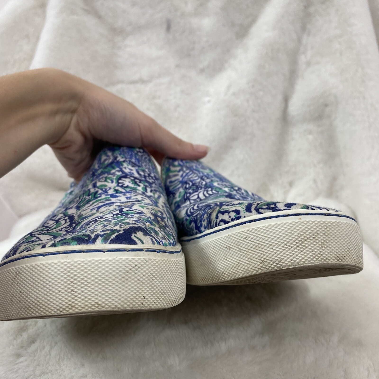 Lilly Pulitzer Julie sneaker Royal Purple 60 animals blue white slip ons size 10