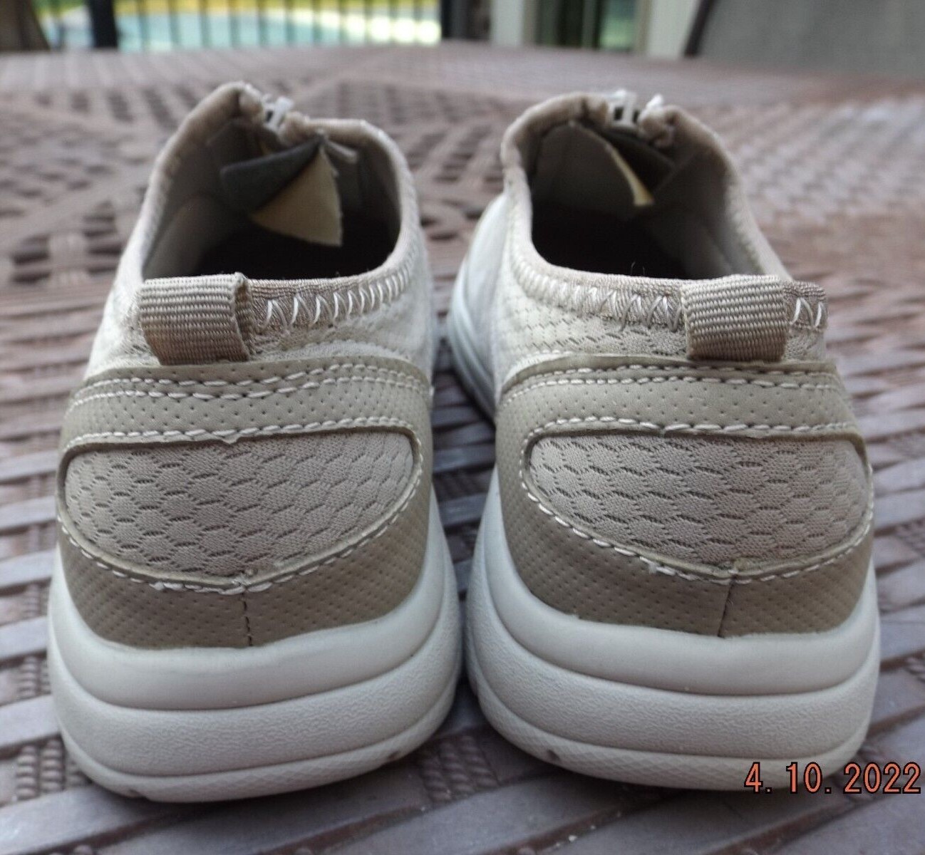 New St Johns Bay Sz 5 M Ecru Zip Suede Lightweight Tennis Shoe Activewear Shoes