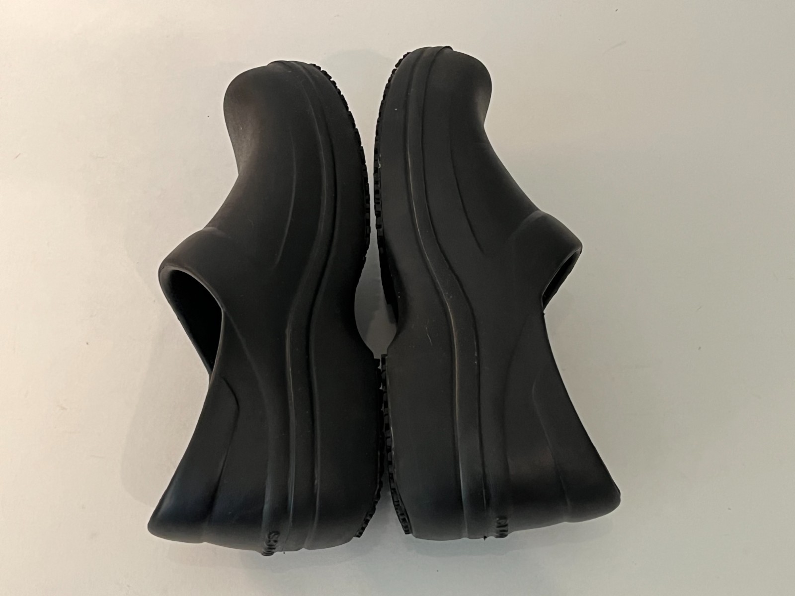 Crocs Neria Pro Women’s SIZE 6 Black Slip-Resistant Nursing Clogs 205384