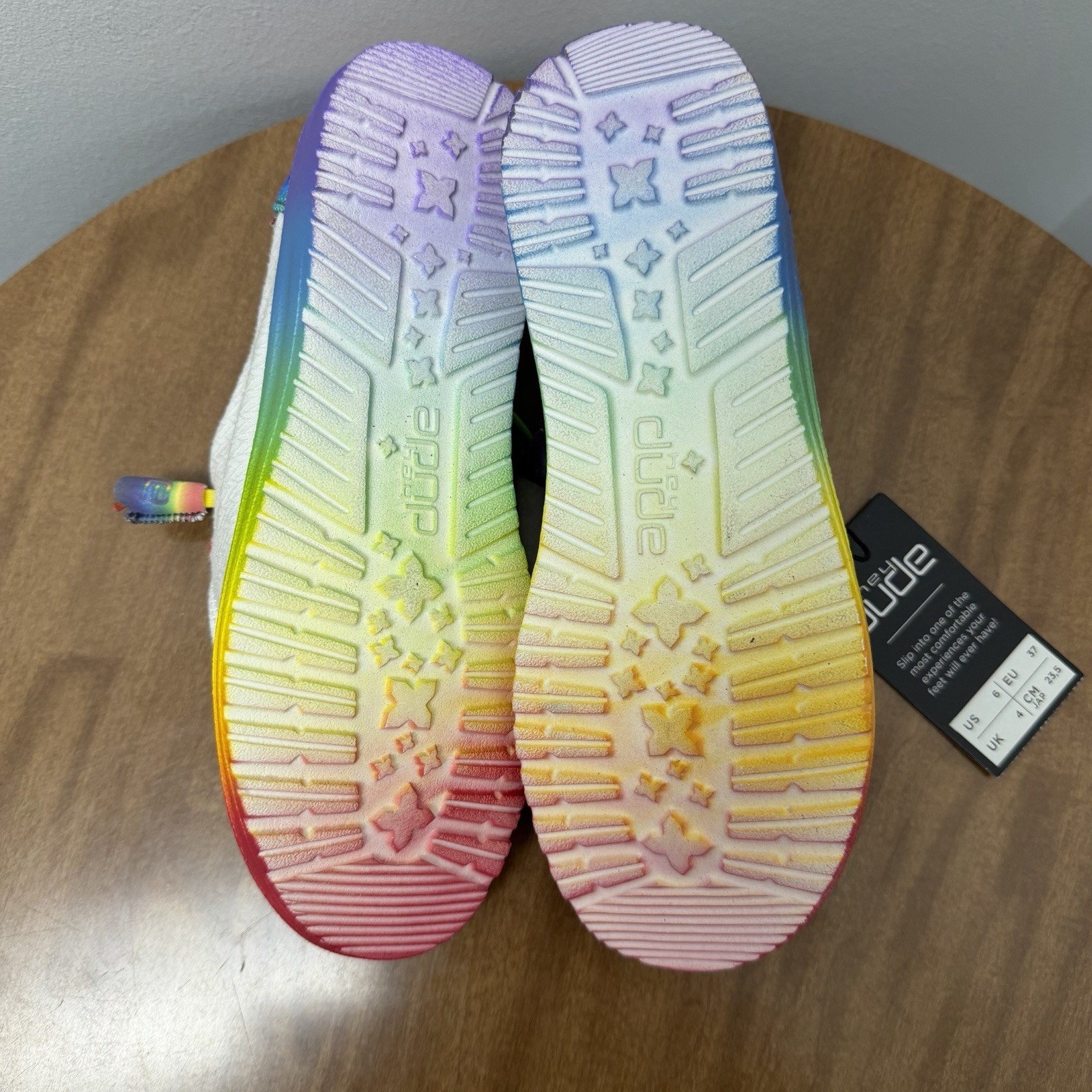 HEY DUDE Wendy PRIDE Rainbow SLIP ON Loafers in WHITE x RAINBOWS – Women’s 6 US
