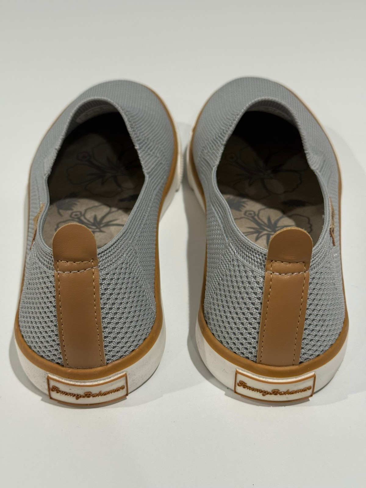 Tommy Bahamas Women’s Canvas Slip On Sneakers Gray/Brown Size 7.5 – Pre-owned