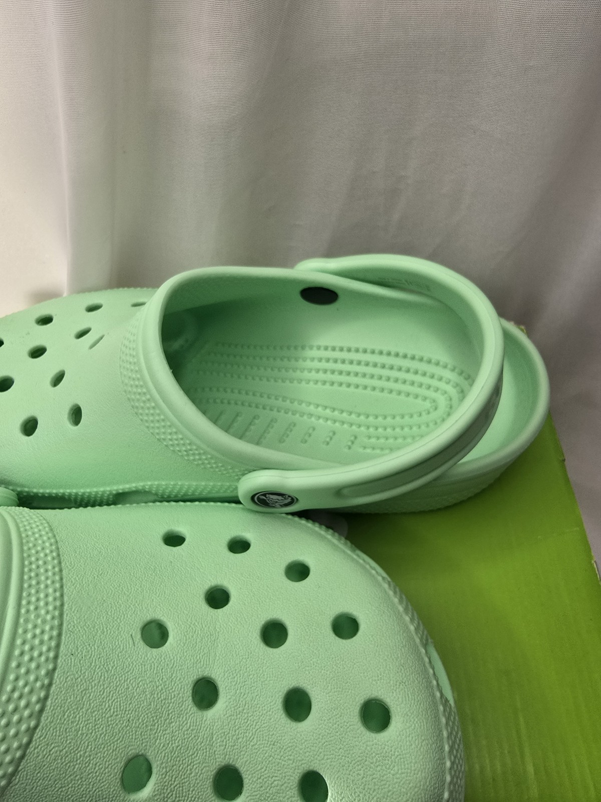 CROCS BAYA CLOGS Classic Neo Mint