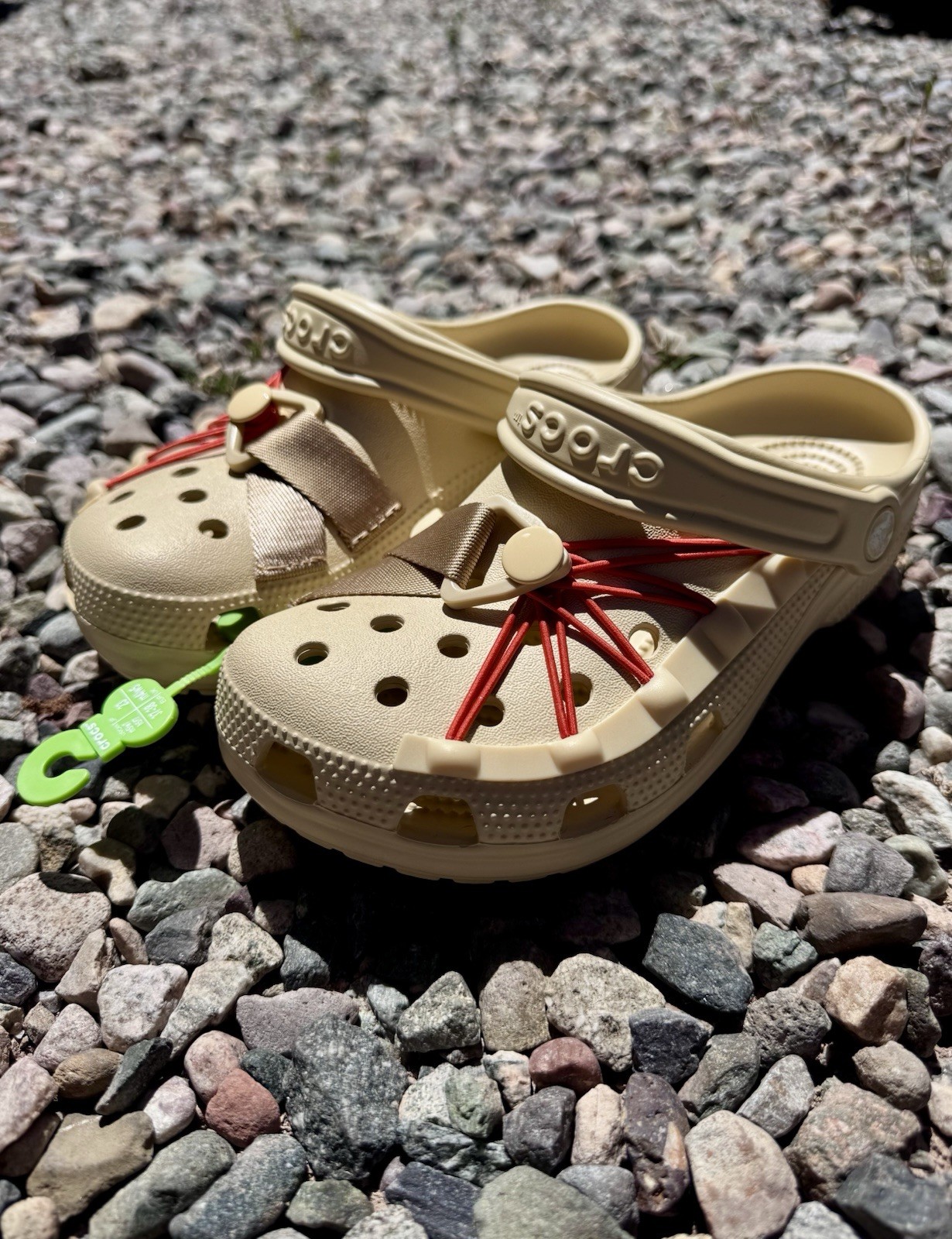 Crocs Unisex-Adult Trekking Lockdown Clog – Collector Piece Light Yellow, M5/W7