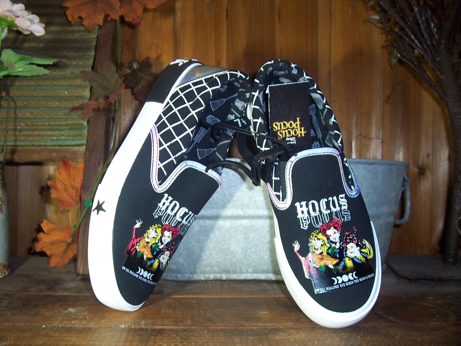 HOCUS POCUS WOMENS SLIP ON SHOES SIZE 8 BLACK HALLOWEEN NOVELTY FOOTWEAR CASUAL
