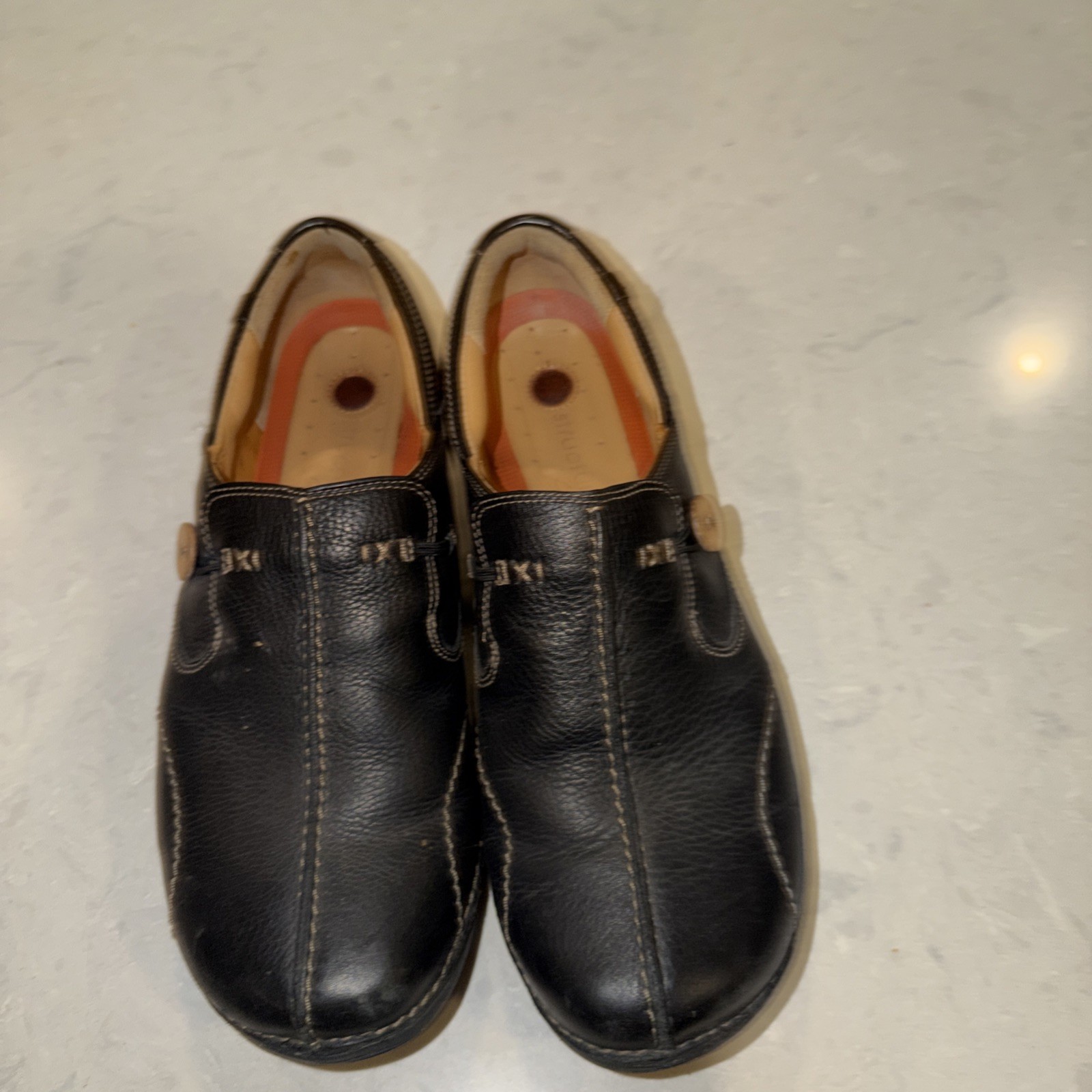 CLARKS Un-Loop Black Leather Ladies Flat Slip-on Comfort Walking Shoes Size 11M
