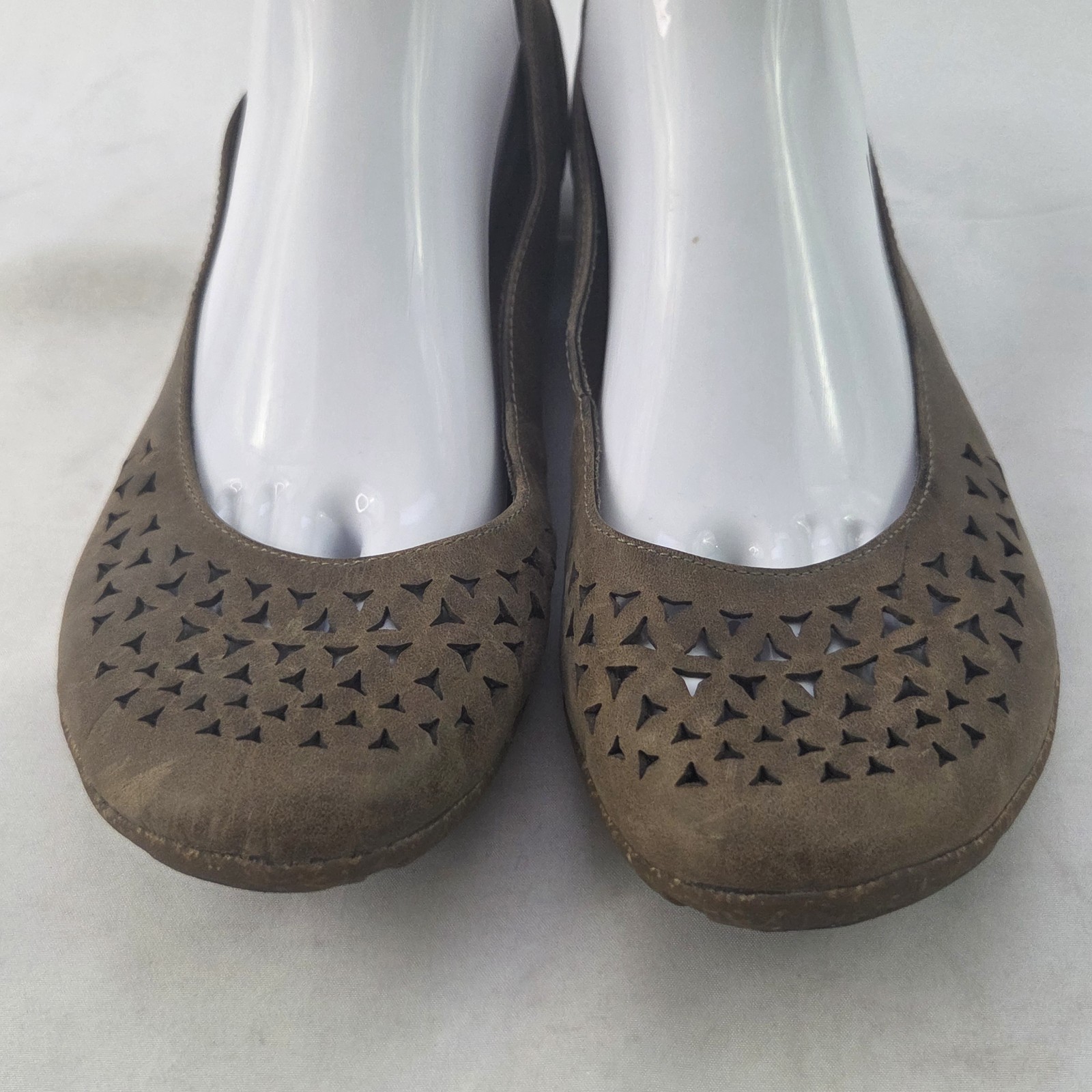 Merrell Ballet Flats Womens 10.5 Taupe Leather Slip On Comfort Walking Shoes