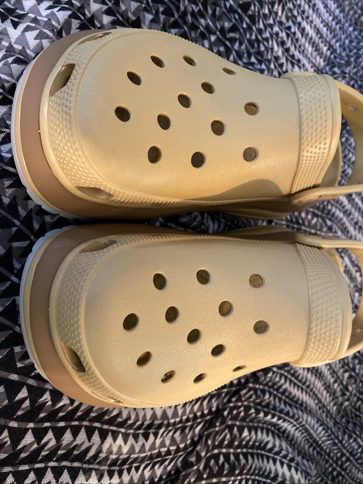 Crocs Mega Crush Matte Clogs Wheat EC Size M5 W7