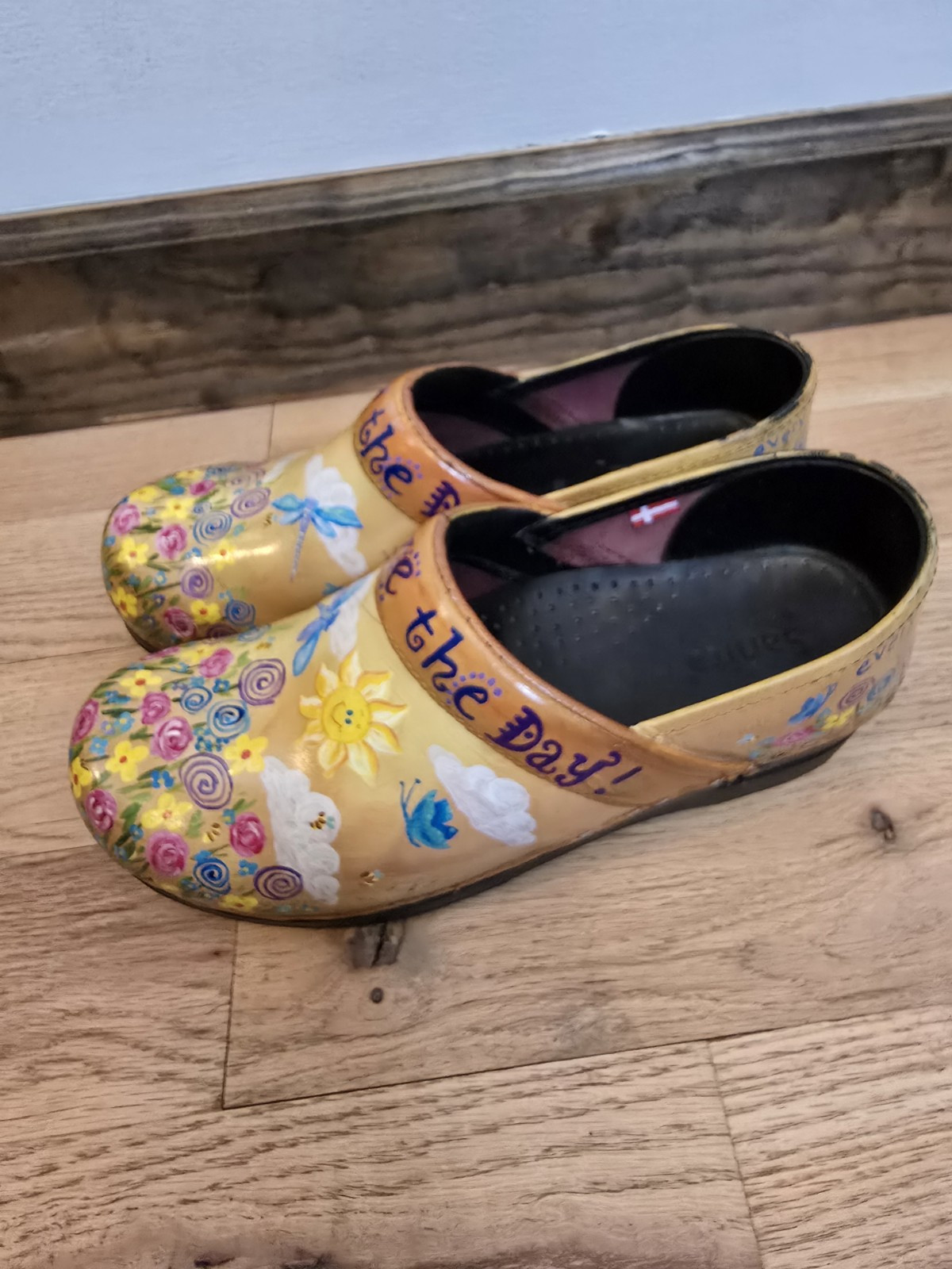 Sanita The Original Danish Clog Hand Painted Clogs Size 39 EUR / 8 USA
