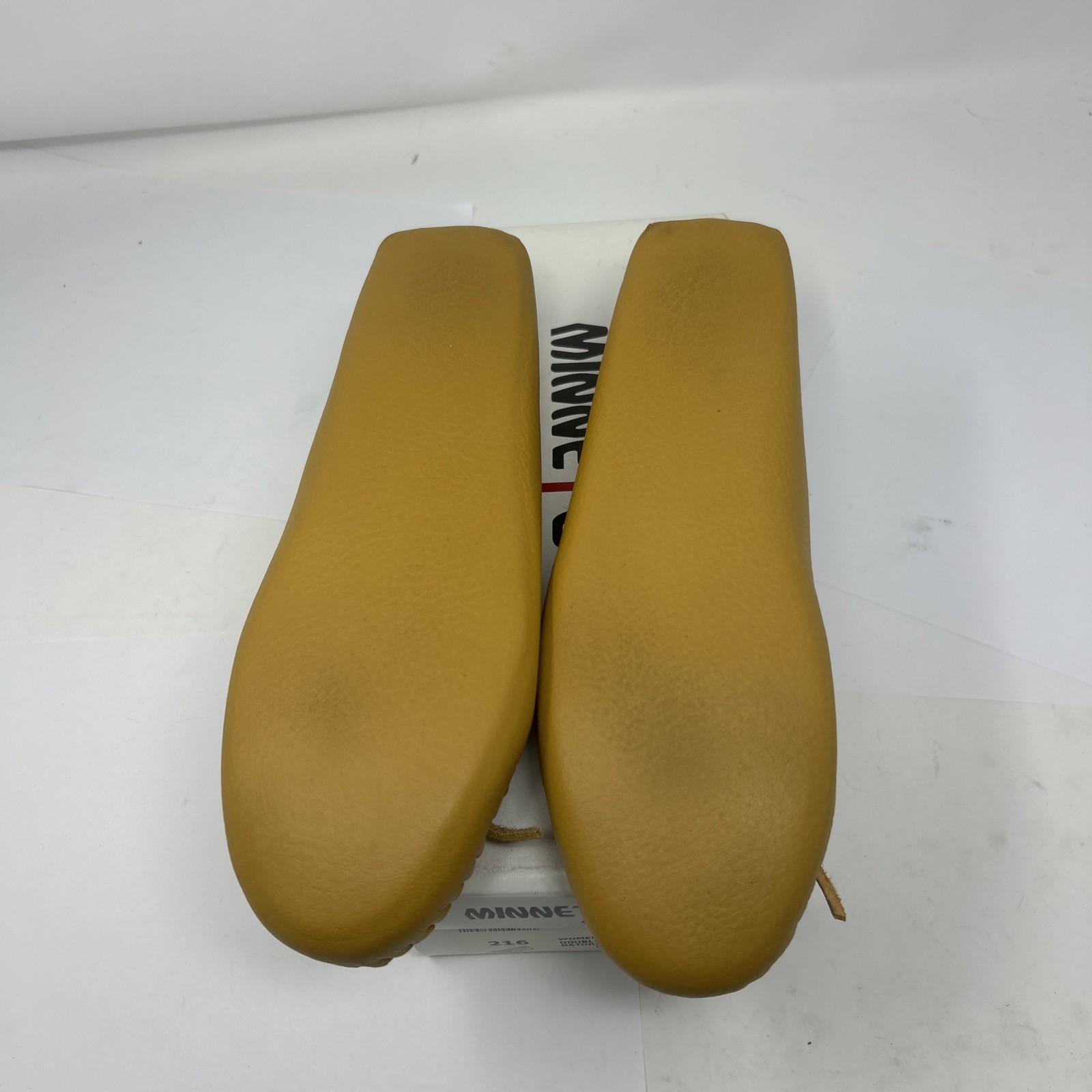 New Minnetonka Moccasin Natural Leather Double Deerskin Soft Sole Size 8