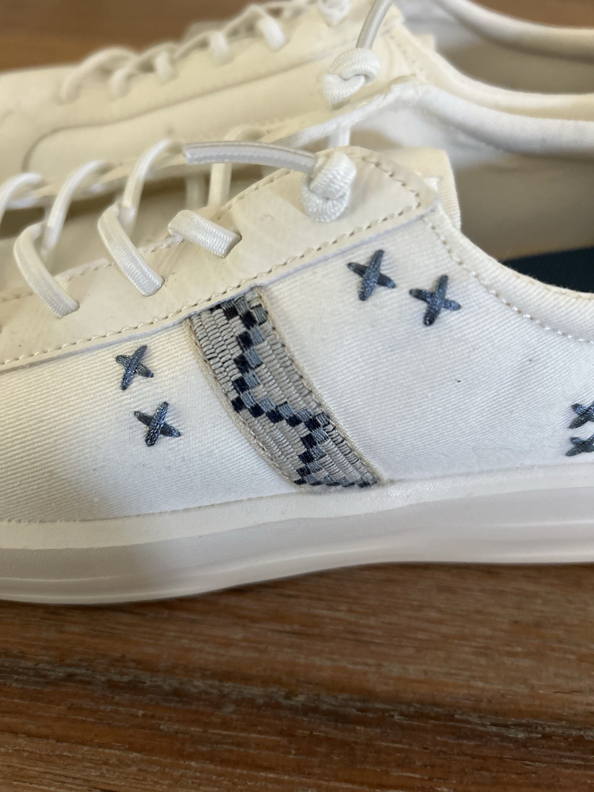 Hey Dude Karina Crafted Boho Casual Shoes White Blue Women’s Size 7