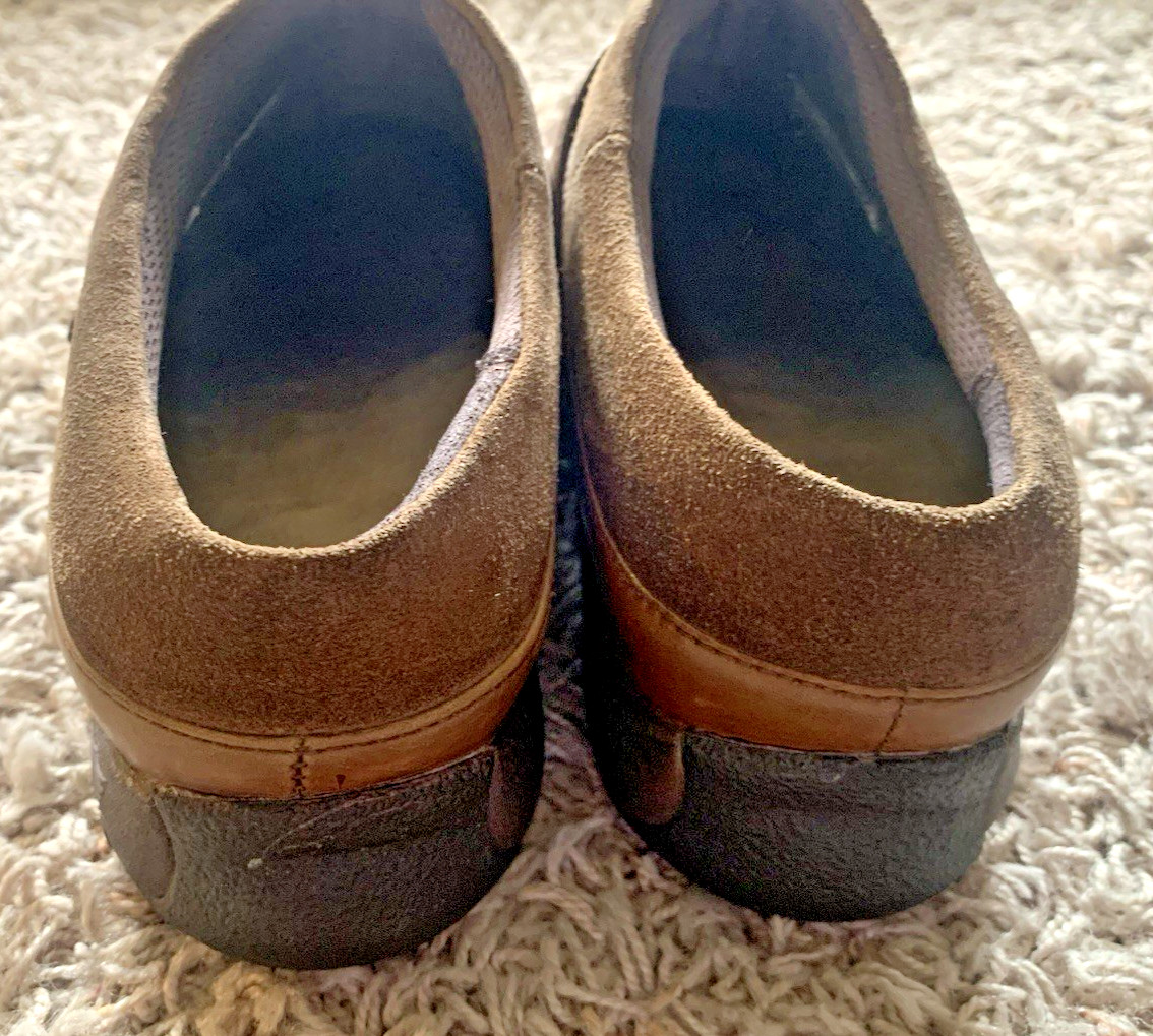 Dansko Brown Leather Clogs Slip-On Shoes Women’s Size 9.5-10 Decorative Button