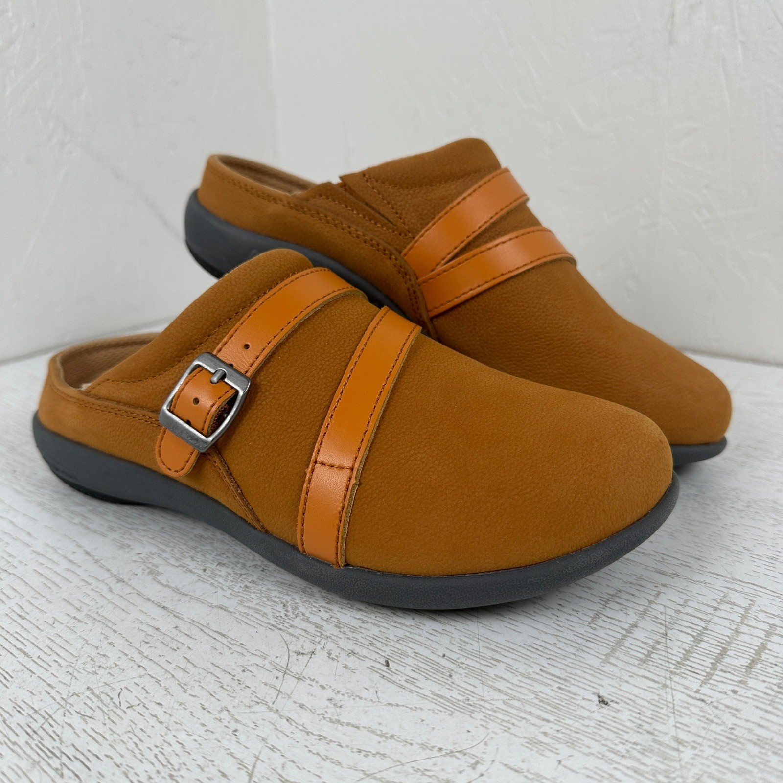 Spenco Sydney Slide Women’s 7 Wide Orange Cognac Leather Orthotic Mules Clogs