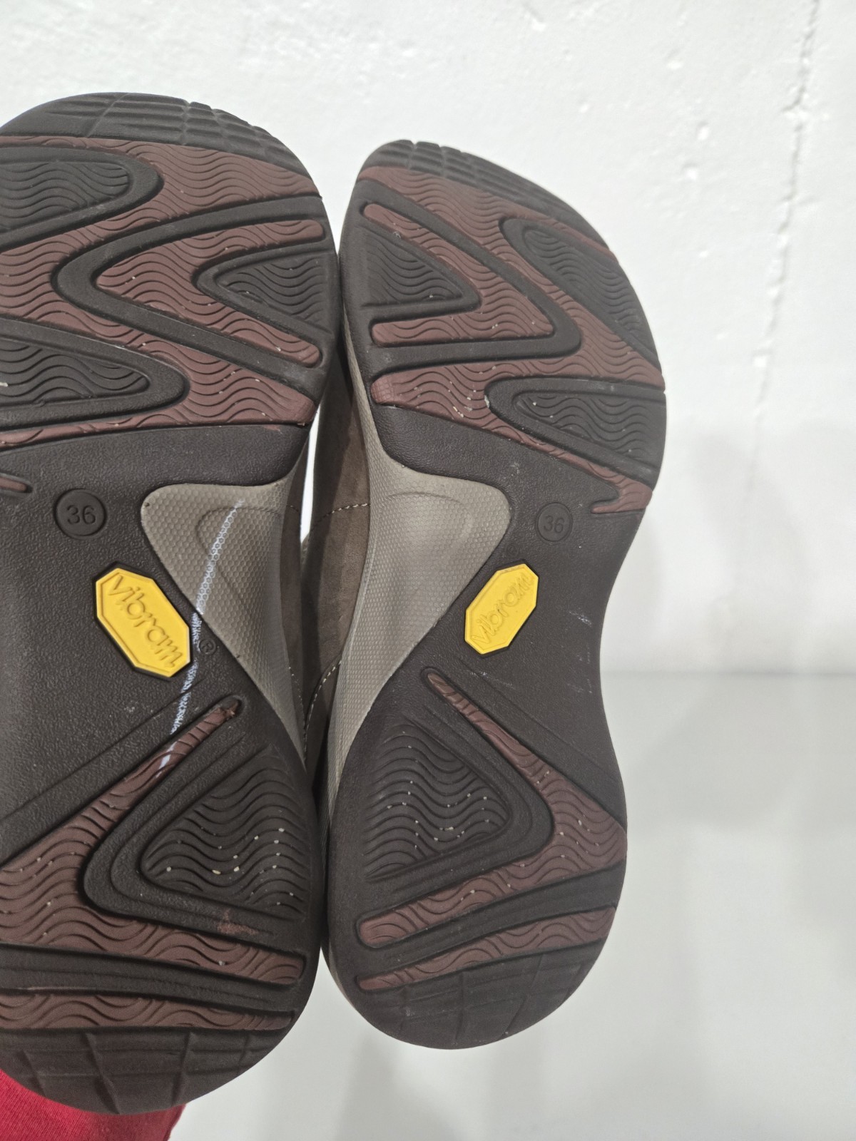 Dansko Patti Brown Nubuck Leather Comfort Virbram Sneakers Women’s 6-6.5 36