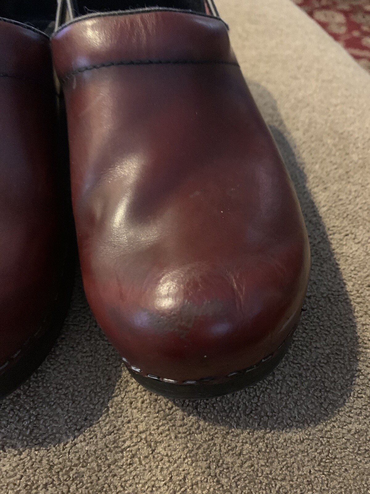 Women’s Size 39 (8.5-9) M Dansko Cherry Mahogany Red Professional Clogs (TD)