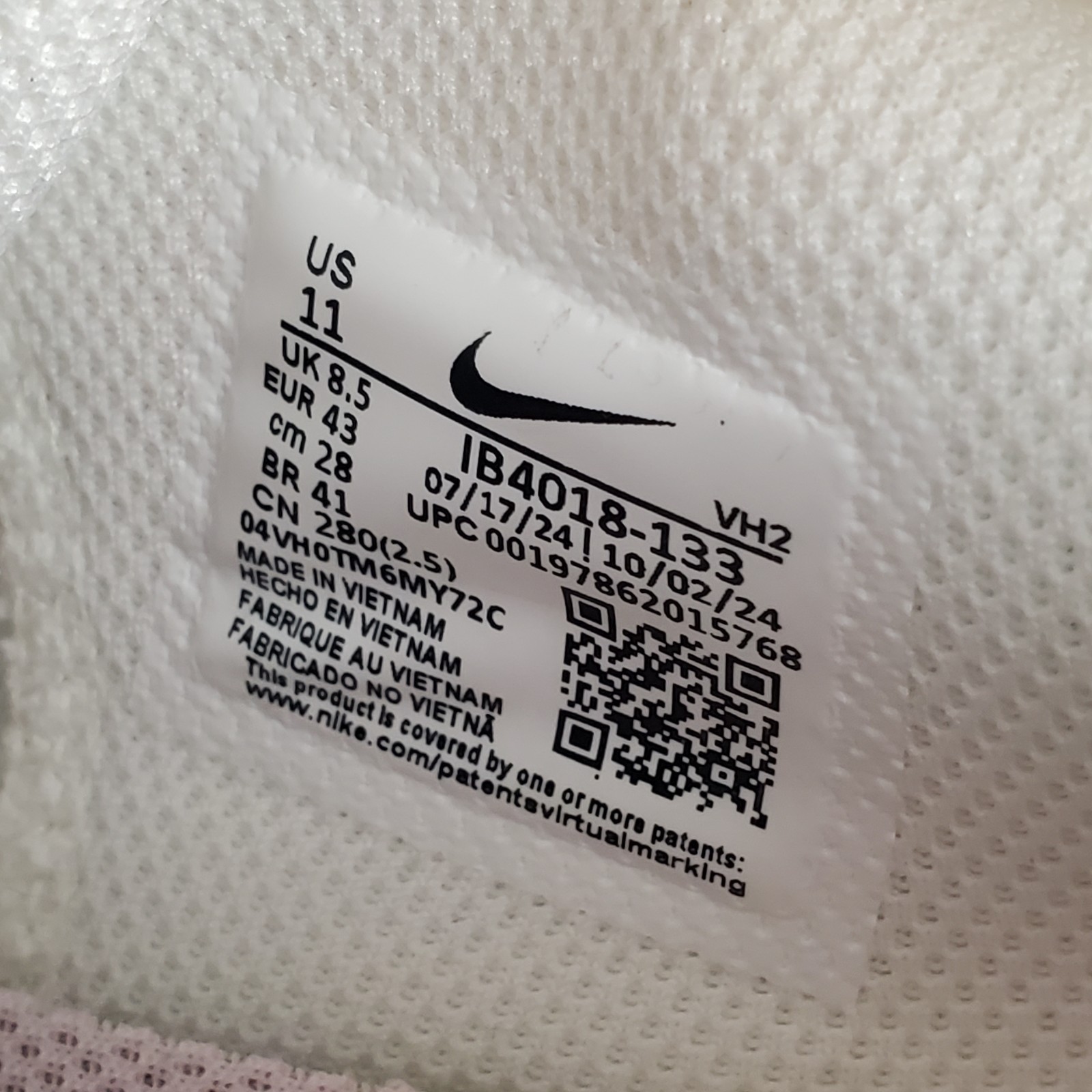Nike Air Max Excee Womens Running Shoes Sz 11 Off White Lace Up Comfort Sneakers