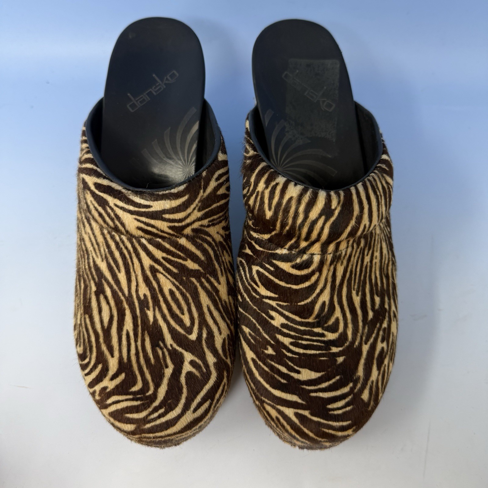 Dansko Rae Brown Tan Zebra Pony Calf Hair Heeled Clogs Shoes Womens Sz 38 US 7.5