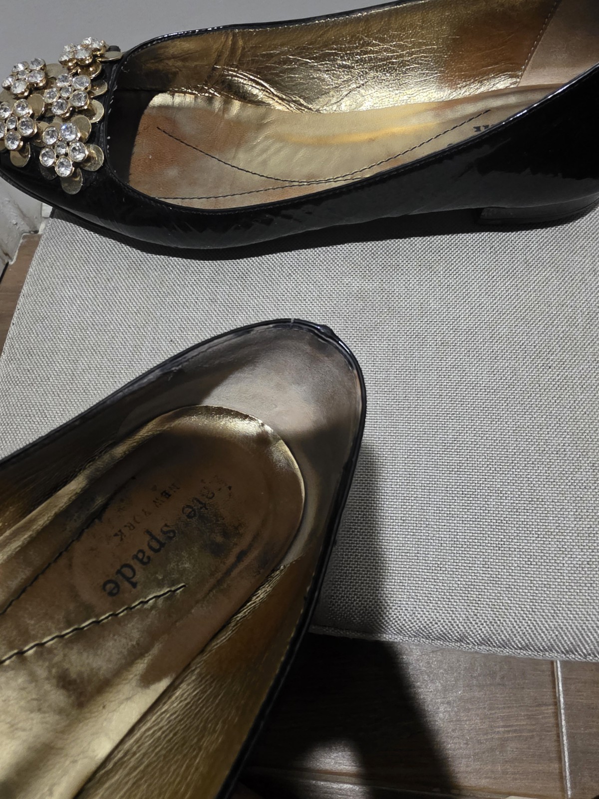 Kate Spade Black Patent Leather Flats w Flowers Women’s 8 made Italy