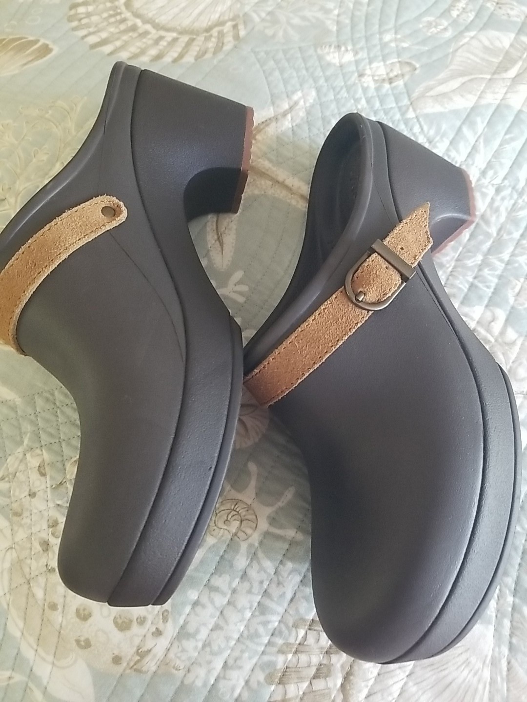 Crocs Shoes Clogs Womens Sz 8 Espresso Brown Buckle Strap Block Heel Mules