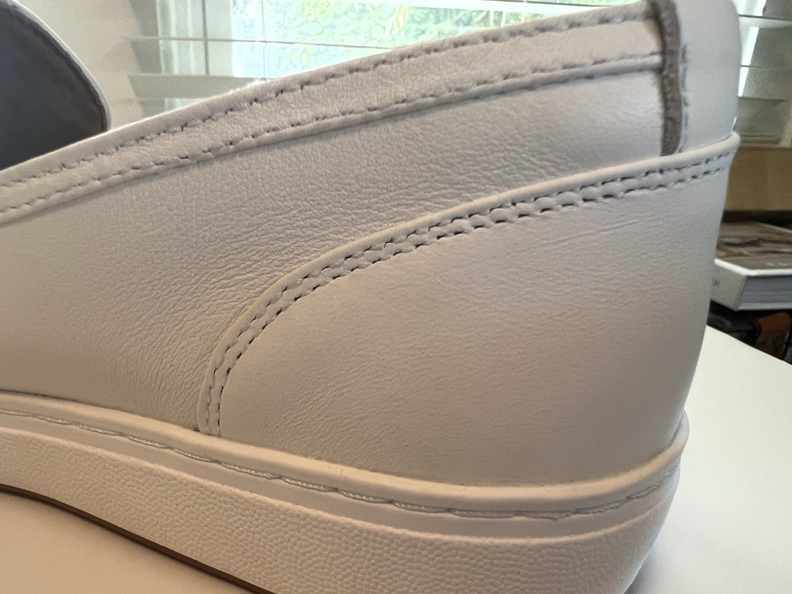 Abeo Encore Size 8.5 White Leather Slip On Preppy Casual Classic Loafer NWOT