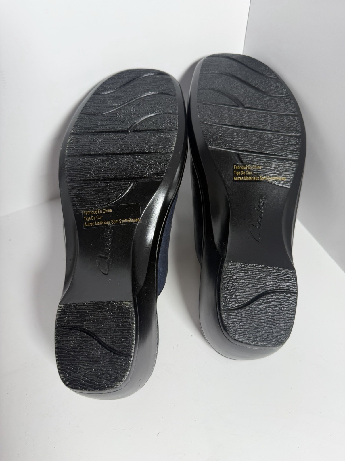 Clarks Bendables “May Earth” Navy Leather Slip On Clogs Mules Women’s Size 6