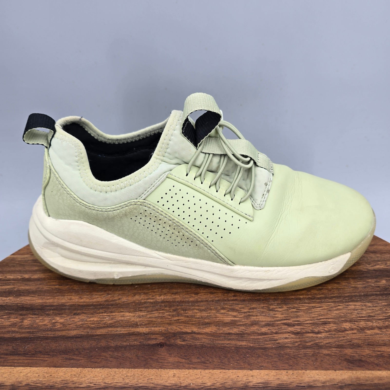 Clove Shoes Womens 8 Sage Green Drawstring Low Top Professional Nursing Sneakers