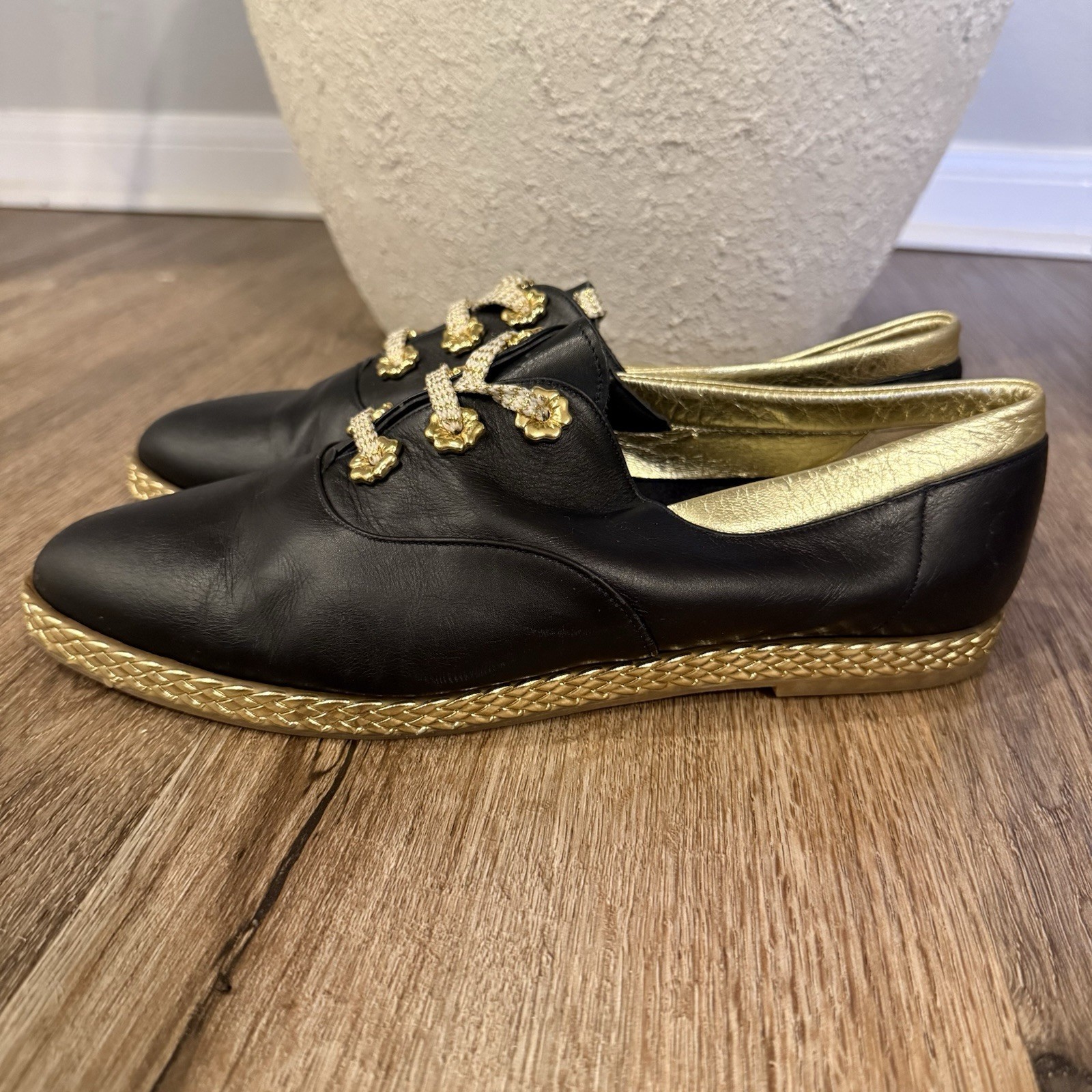 Bally Jallut Oxfords Espadrilles Tennis Shoes Size 11 Gold Flowers Black Leather