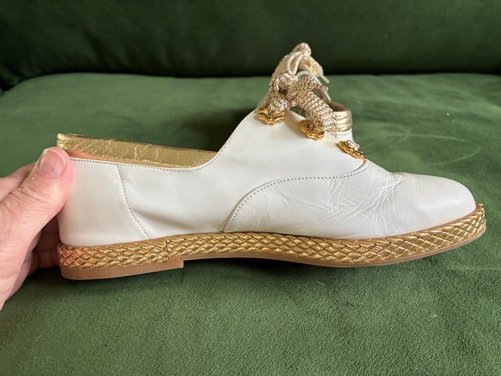 Vintage BALLY JALLUT White LEATHER Gold TRIM Flats Sneakers Size 5 Made in Italy
