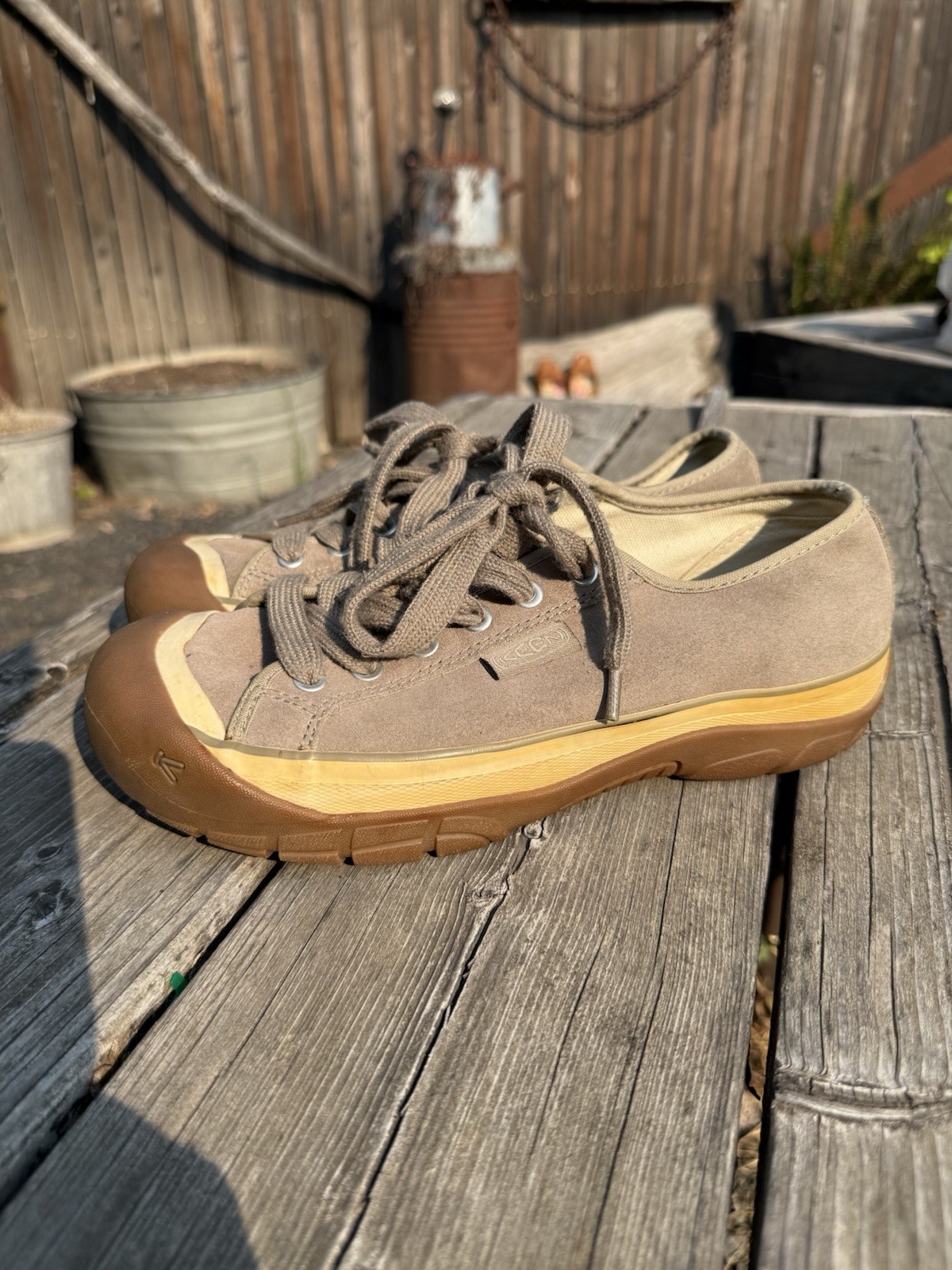 Women’s Keen Ventura Suede Bumper Toe Sneakers Size 8.5