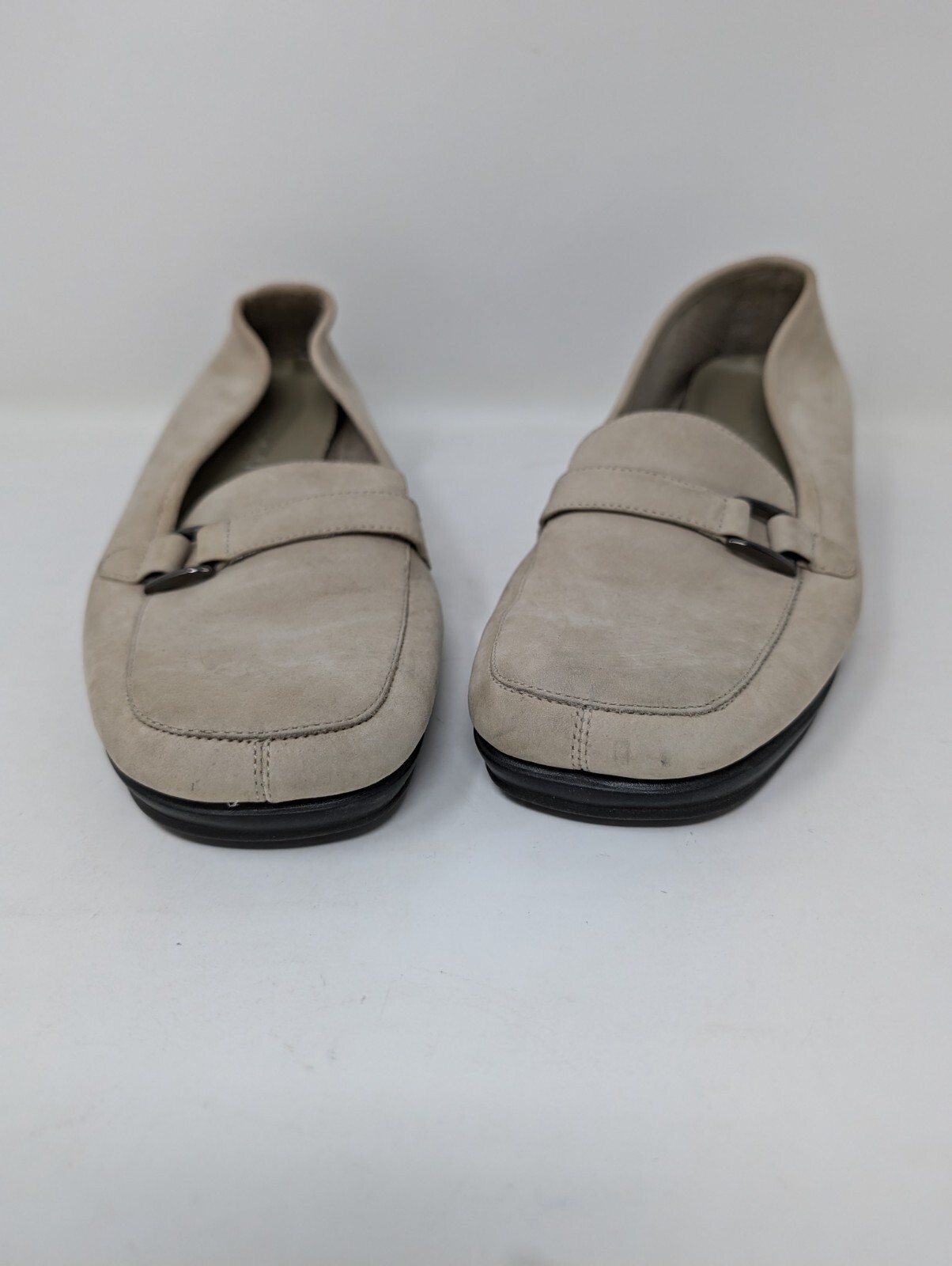 Women’s Aerosoles tan Suede nubuck. New without tags. Size 6. Tan