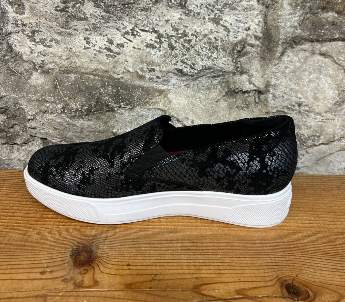 MUNRO LENNOX M528886 Black Snake Print Slip-On Womens New In Box