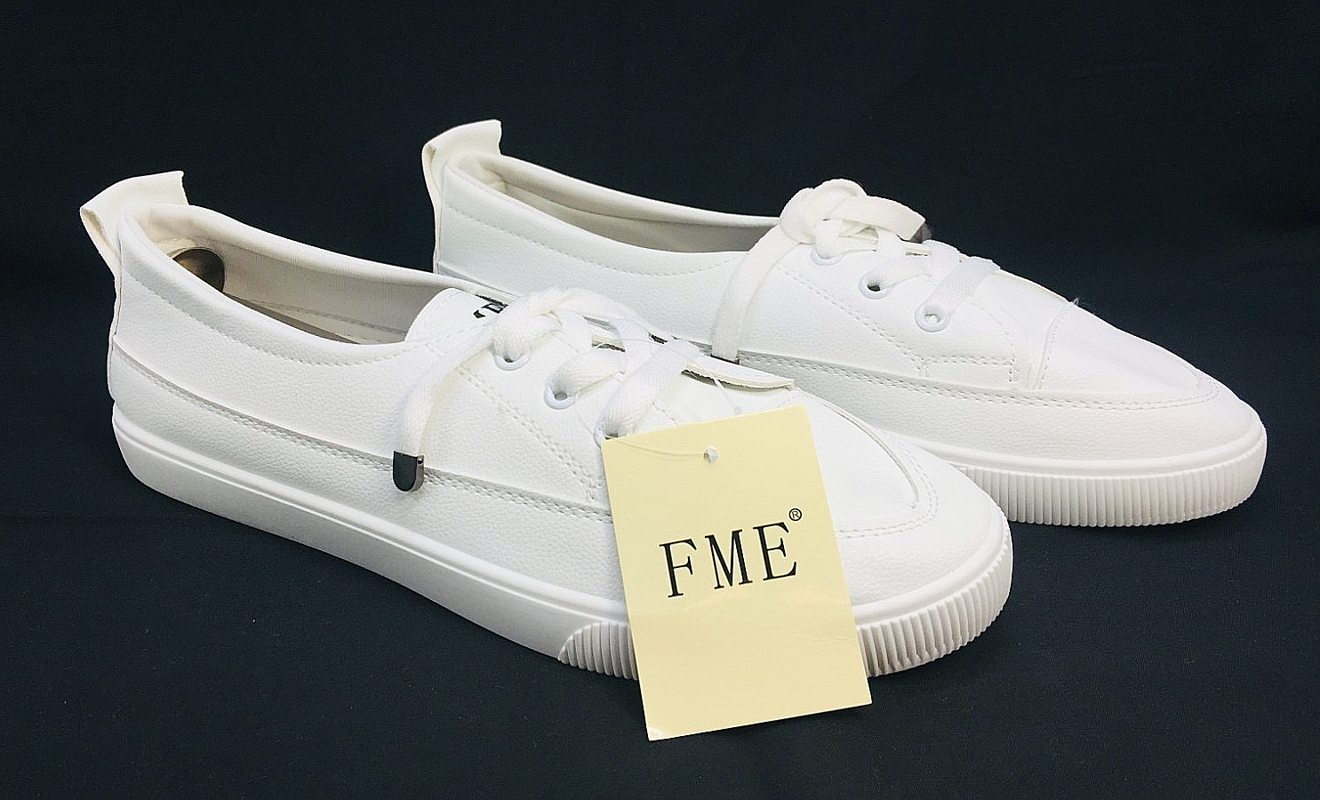 New FME Women’s White Low Top Lace Up Sneakers Athletic Casual Shoes Size 9.5M