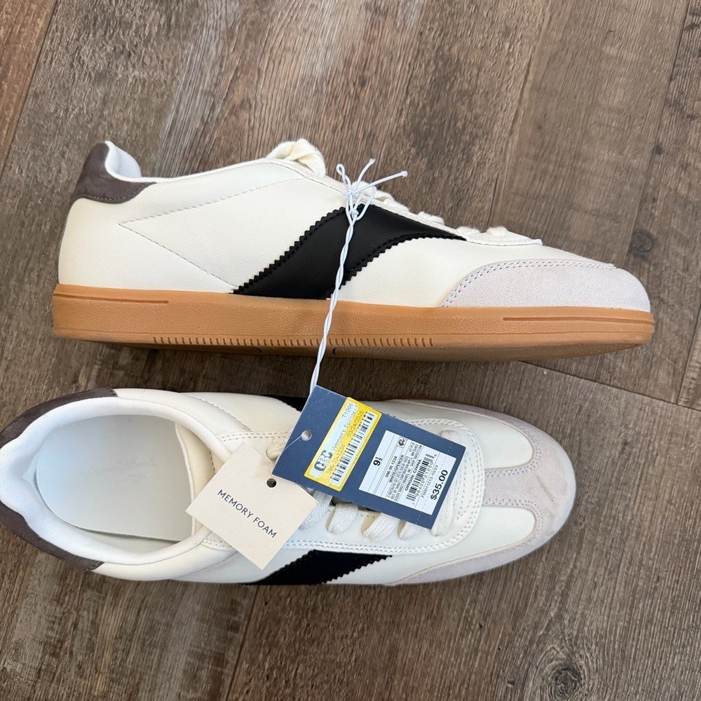 Women’s Spencer Fashion Sneakers with Memory Foam Insole – Universal Thread™ 9.5