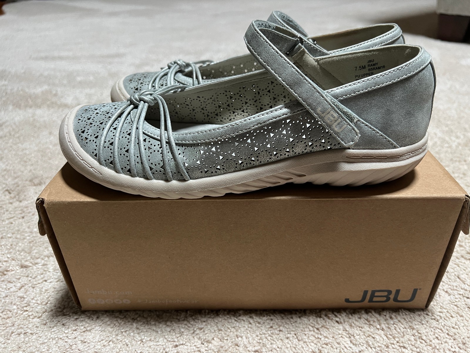 JBU by Jambu Mary Jane Shoes Women’s 7.5 Silver Gray Laser Cut