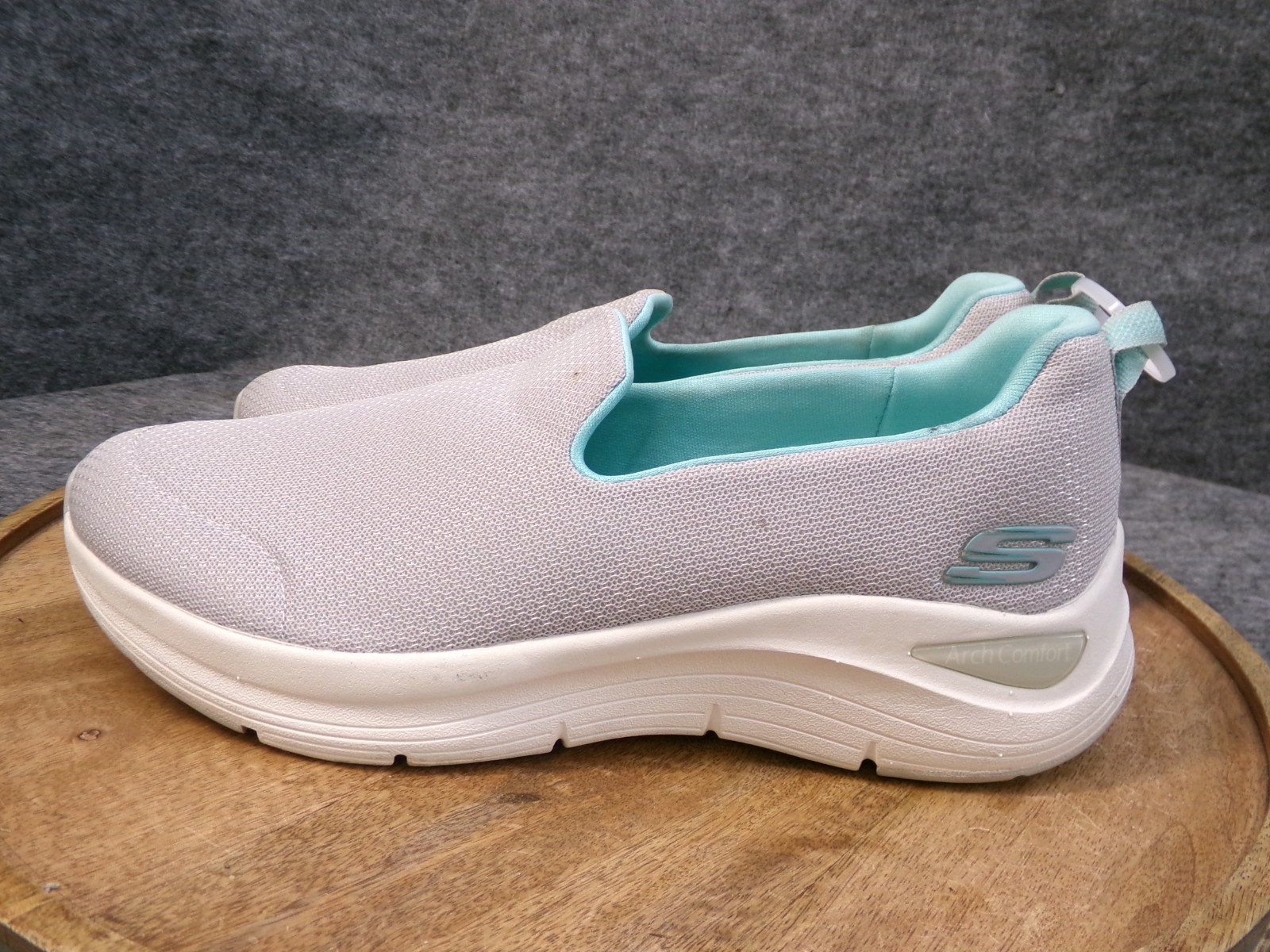 Skechers Arch Comfort Womens Size 10 US Gray Teal Athletic Slip On Shoes 56126