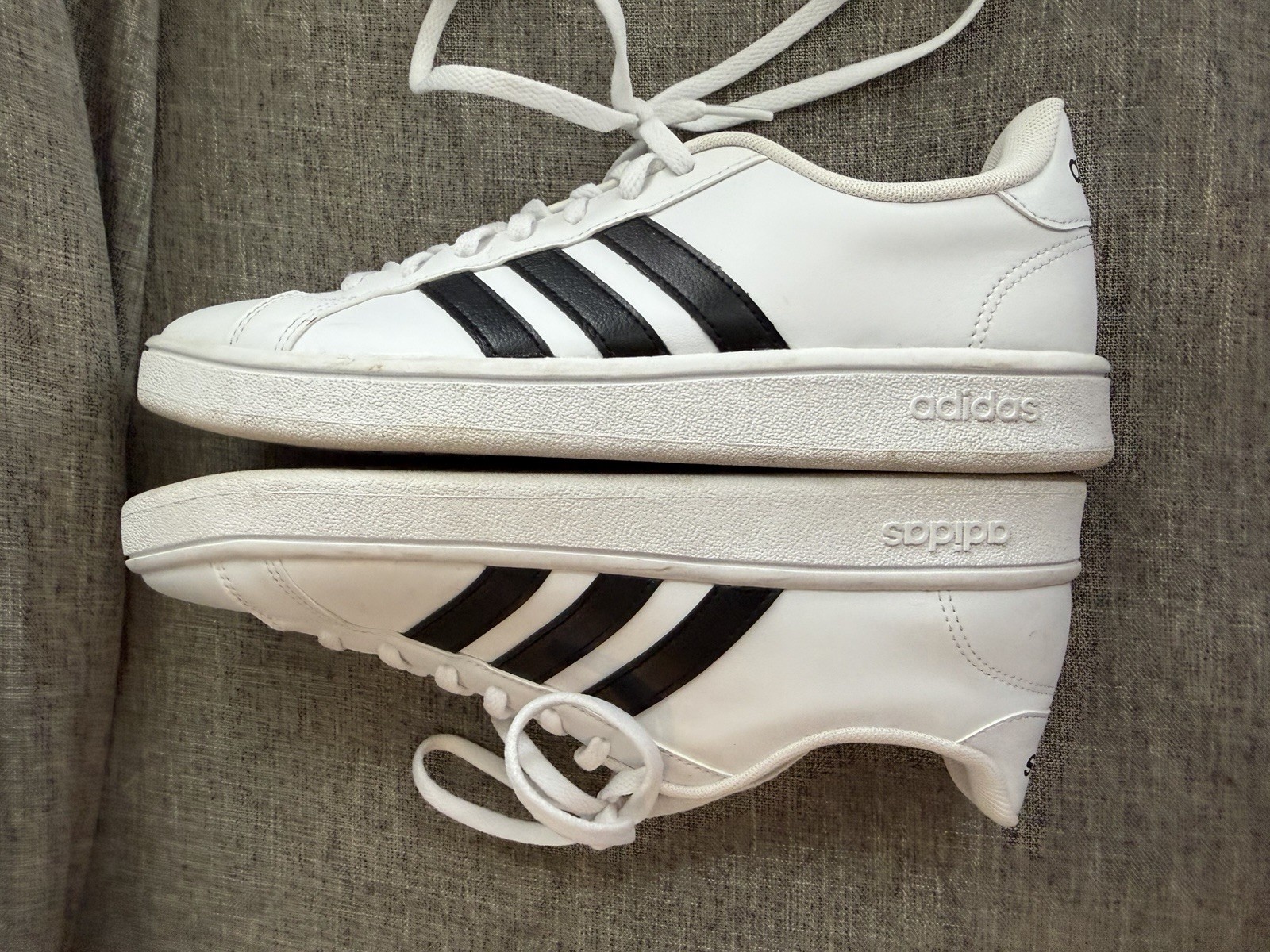 Adidas Grand Court 2.0. Sneakers Womens 8.5 White Black Stripes Excellent