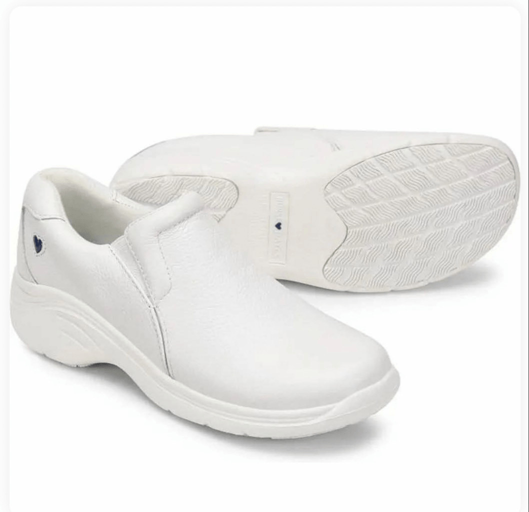 Nurse Mates Women Dove White Medical Professional Slip-on Walking Shoe size 6.5M