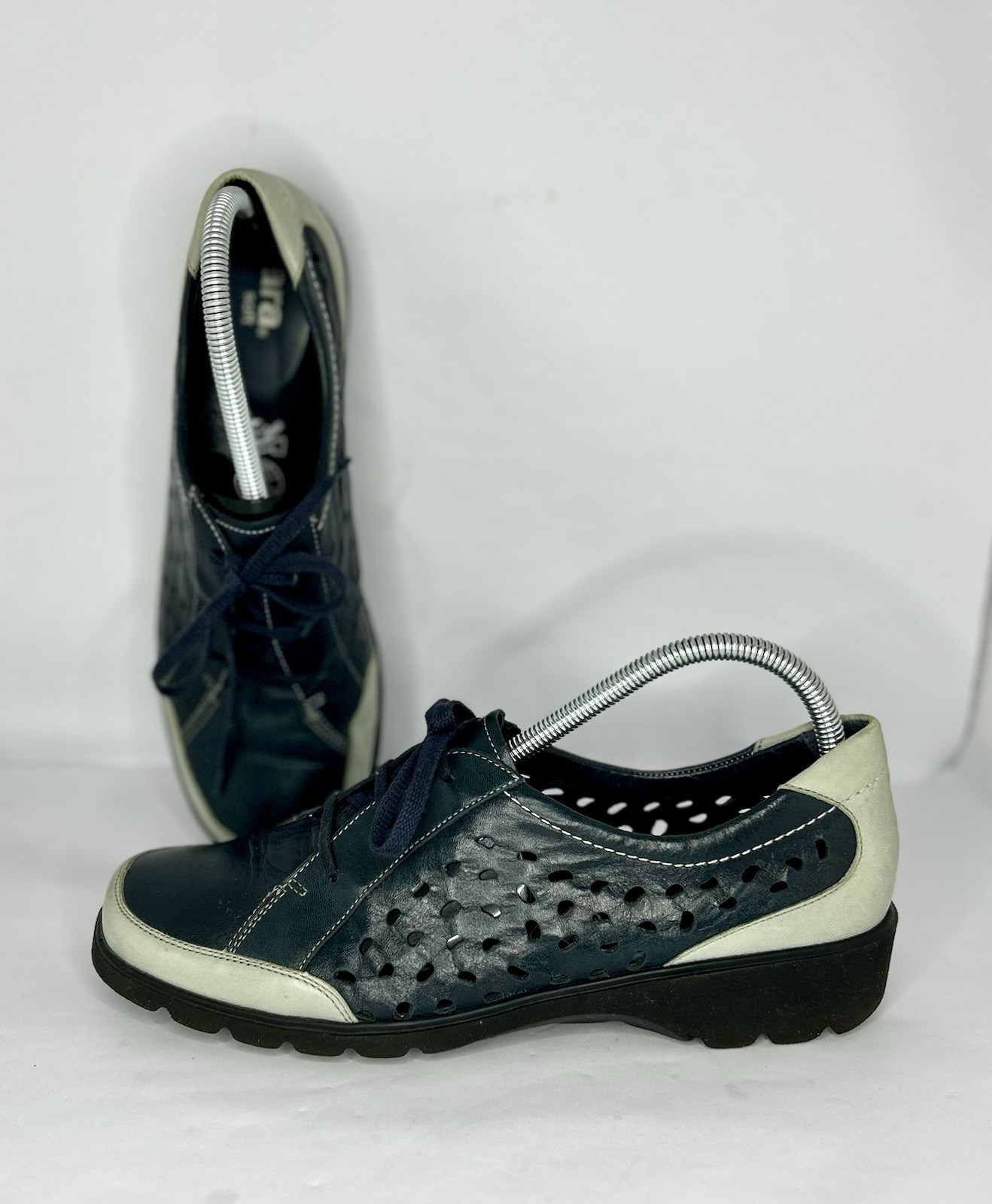 Ara Soft Womens 10 Navy Perforated Leather Sneakers Luftpolster Comfort Shoes