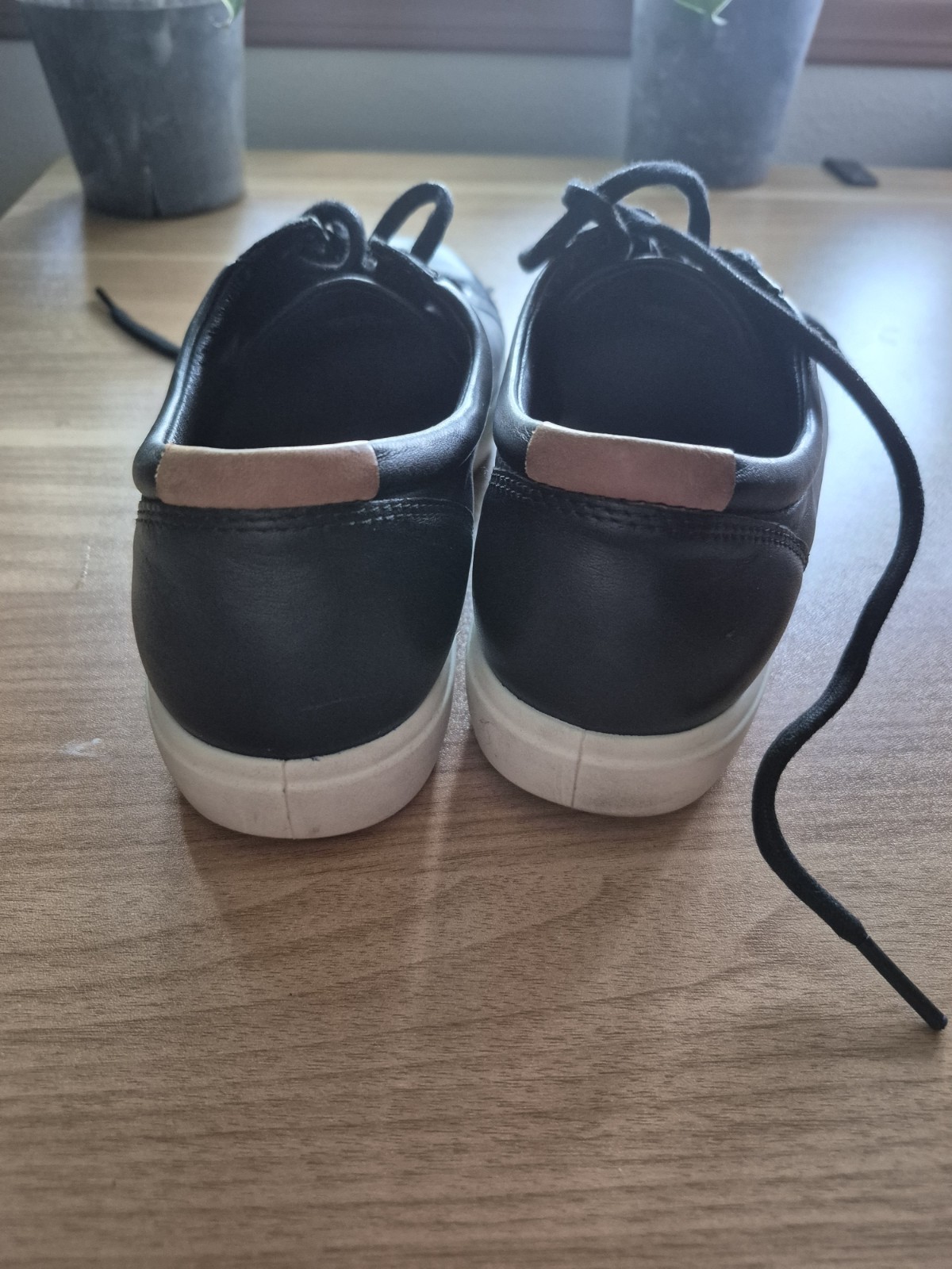 Womens Ecco Shoes Size 8 Black And White