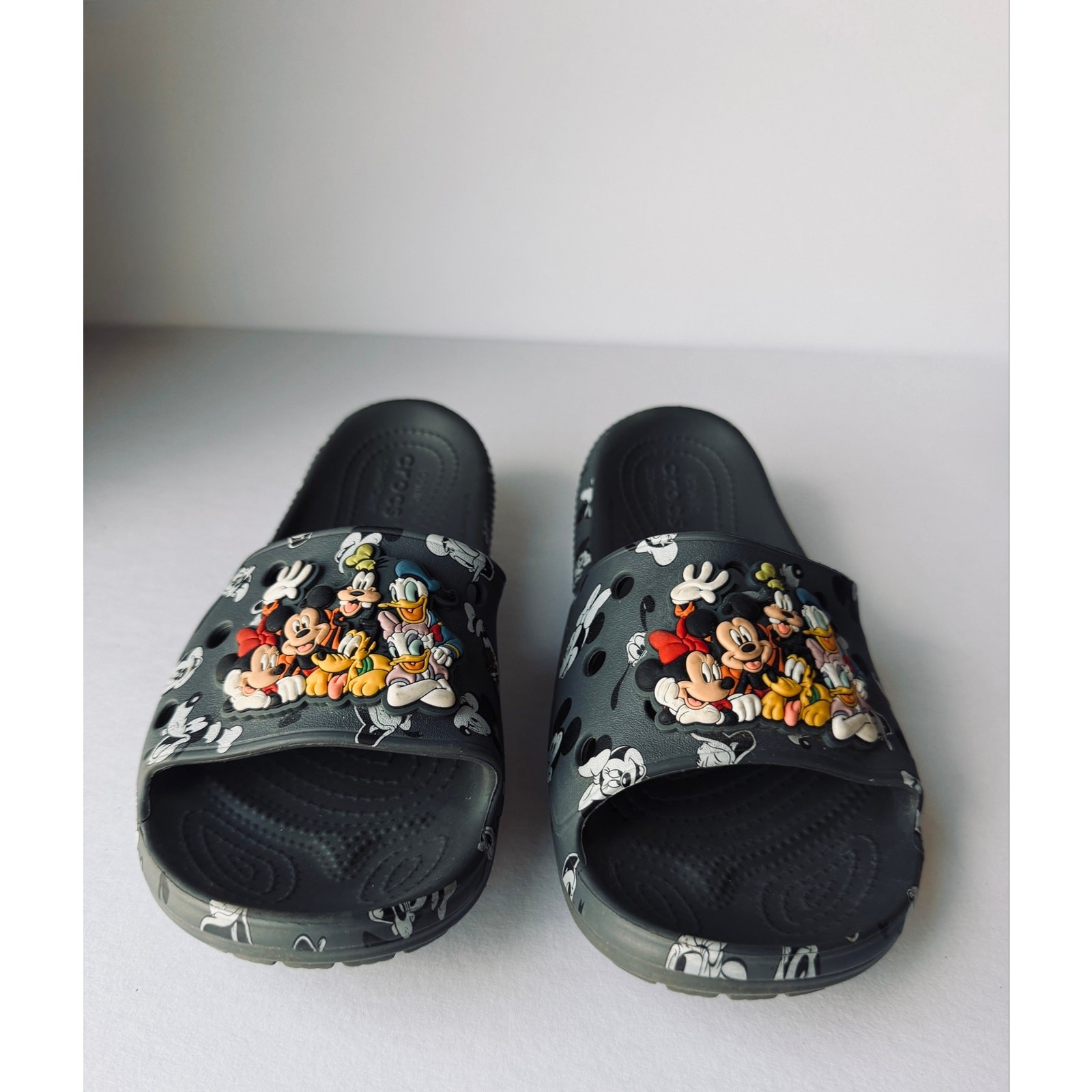 Crocs Disney Mickey & Friends Classic Slide Sandals Gray M5 W7