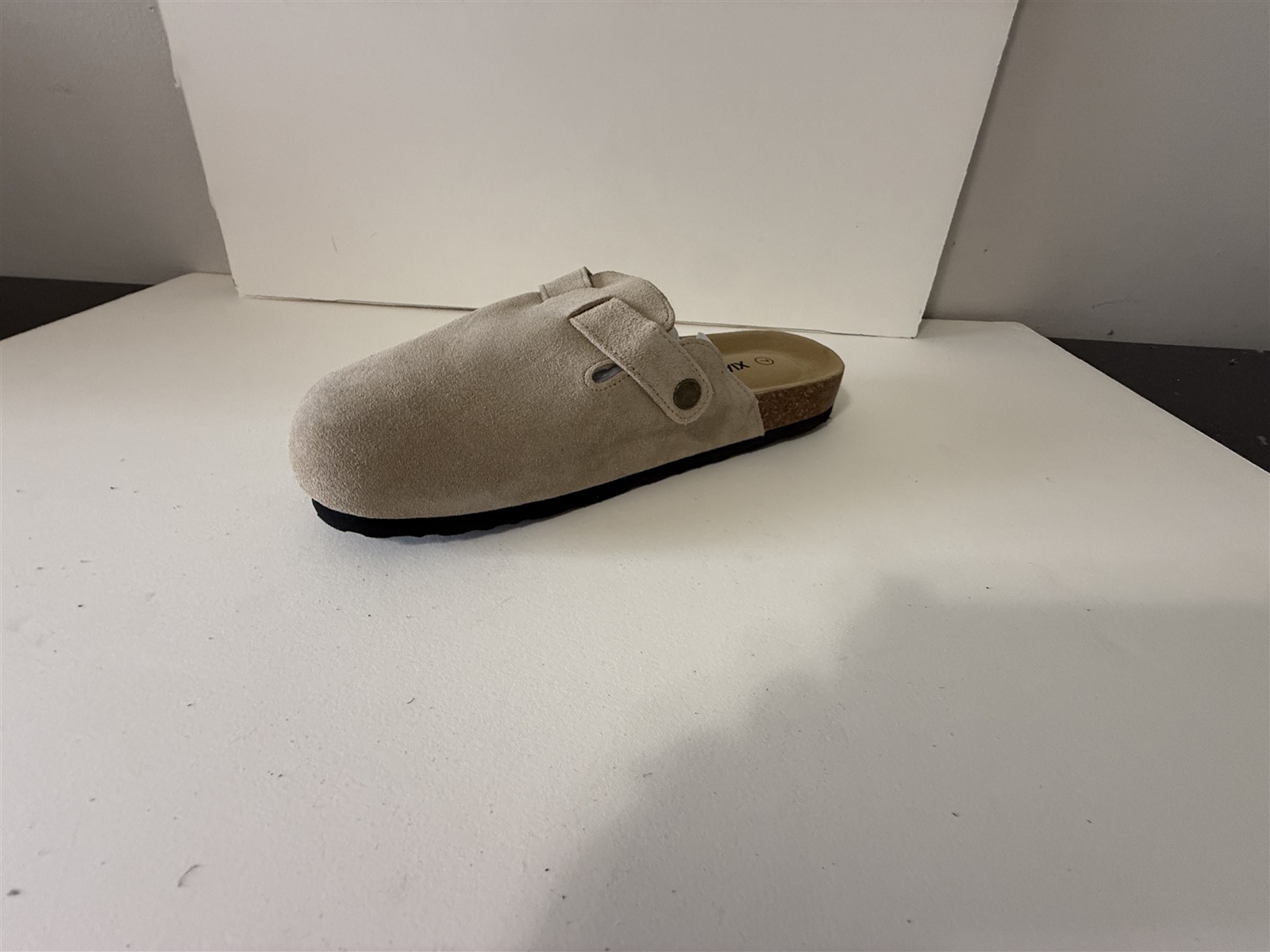 One Single Shoe Right Foot Women’s Moccasin Slip On Size 7