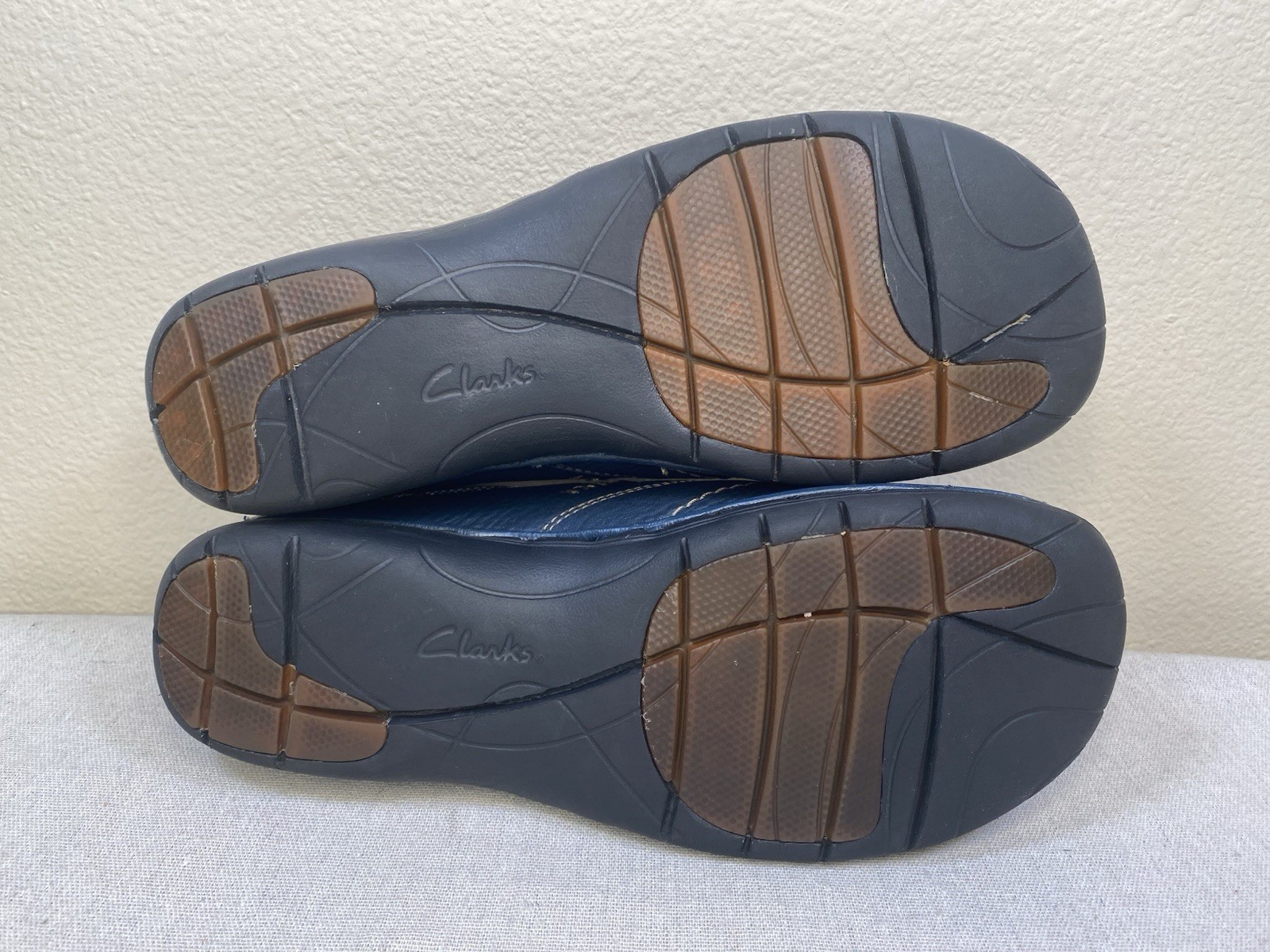 Clarks Unstructured Un.Loop Blue Leather Womens 9 US/40EU Slip-On Comfort Shoes