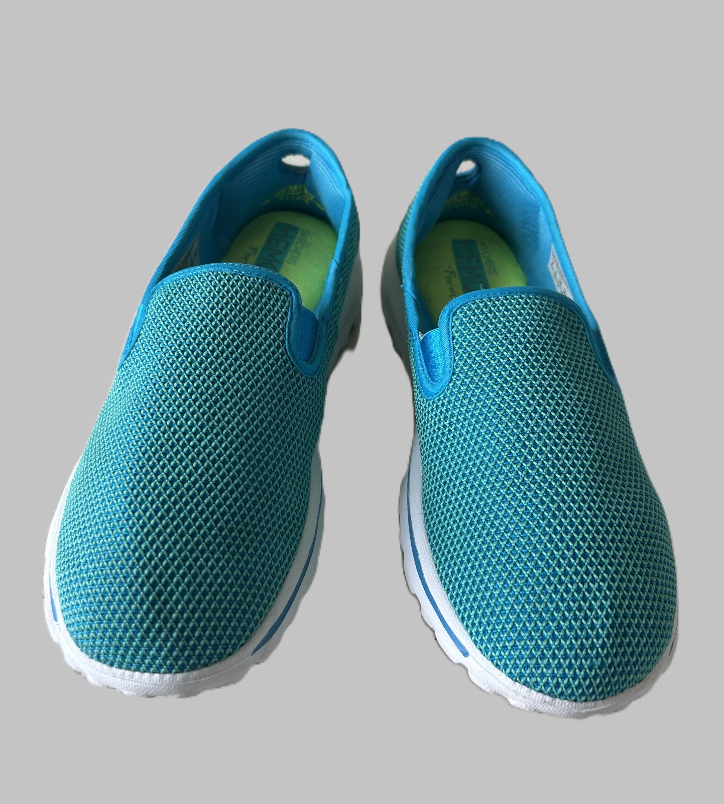 Skechers Go Walk Memory Foam Fit Slip-on Shoes Size 9M in Turquoise
