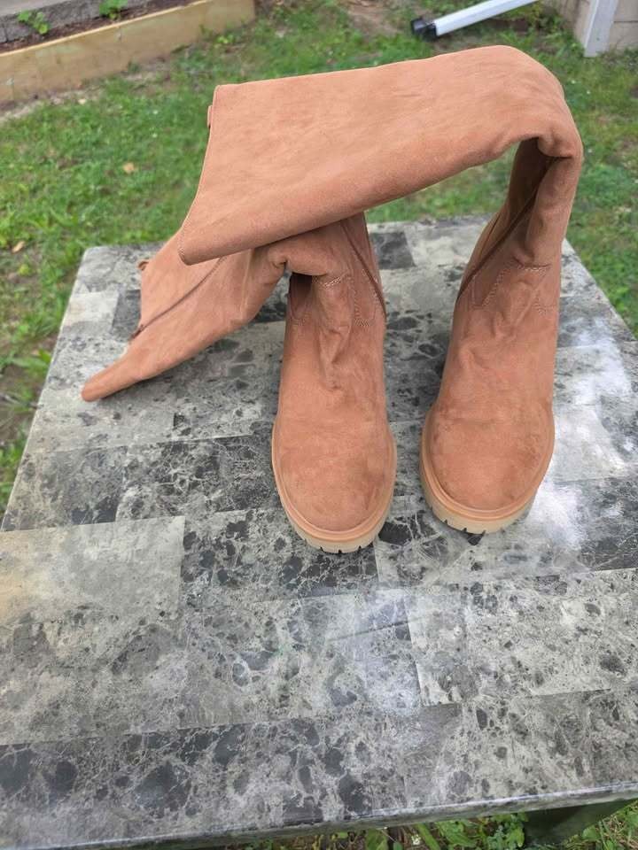 Faux Suede Knee-High Boots – Size 8 – BRAND NEW (No Box)