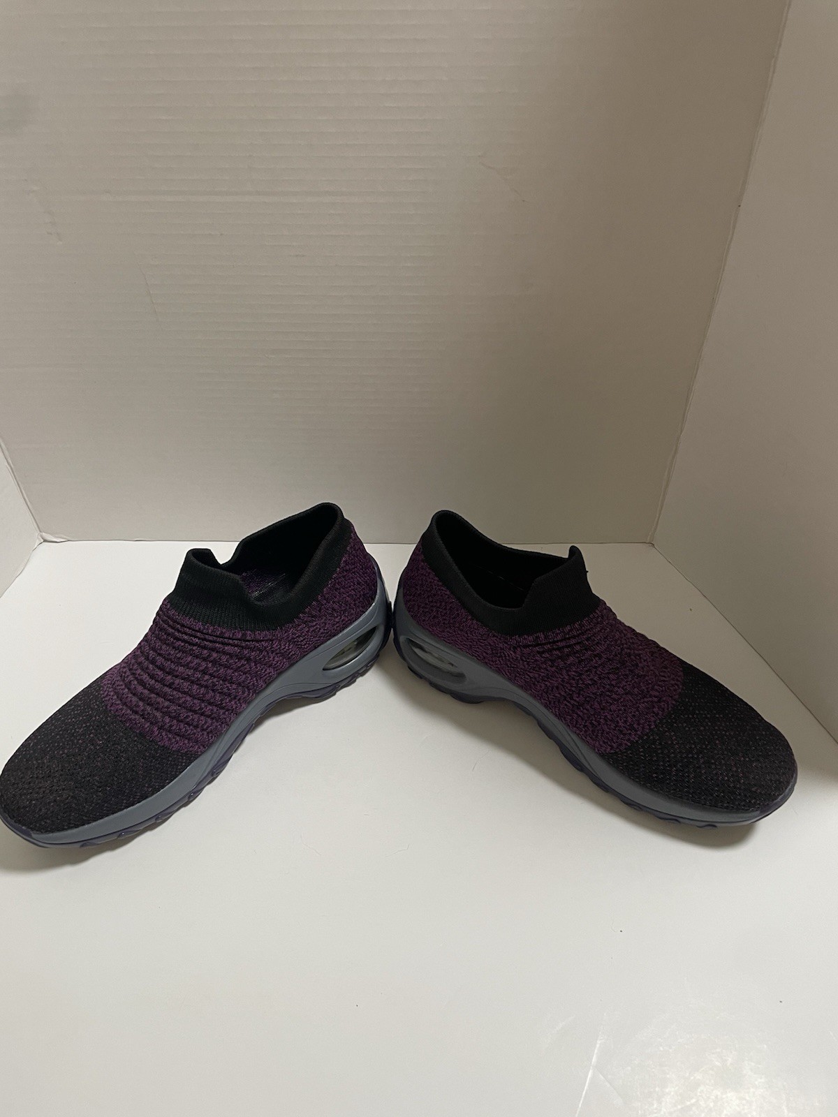 Women’s Cloth Knit Sock Like Opening SlipOn Purple Lightweight Shoes Size 9 Walk