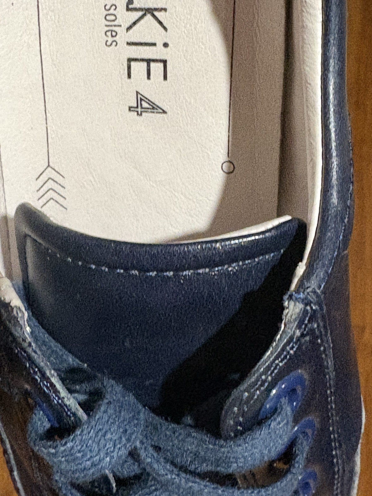FRANKIE 4 IV “Ellie” Navy Size 9.5 Comfort Lace Up Leather Casual Sneakers