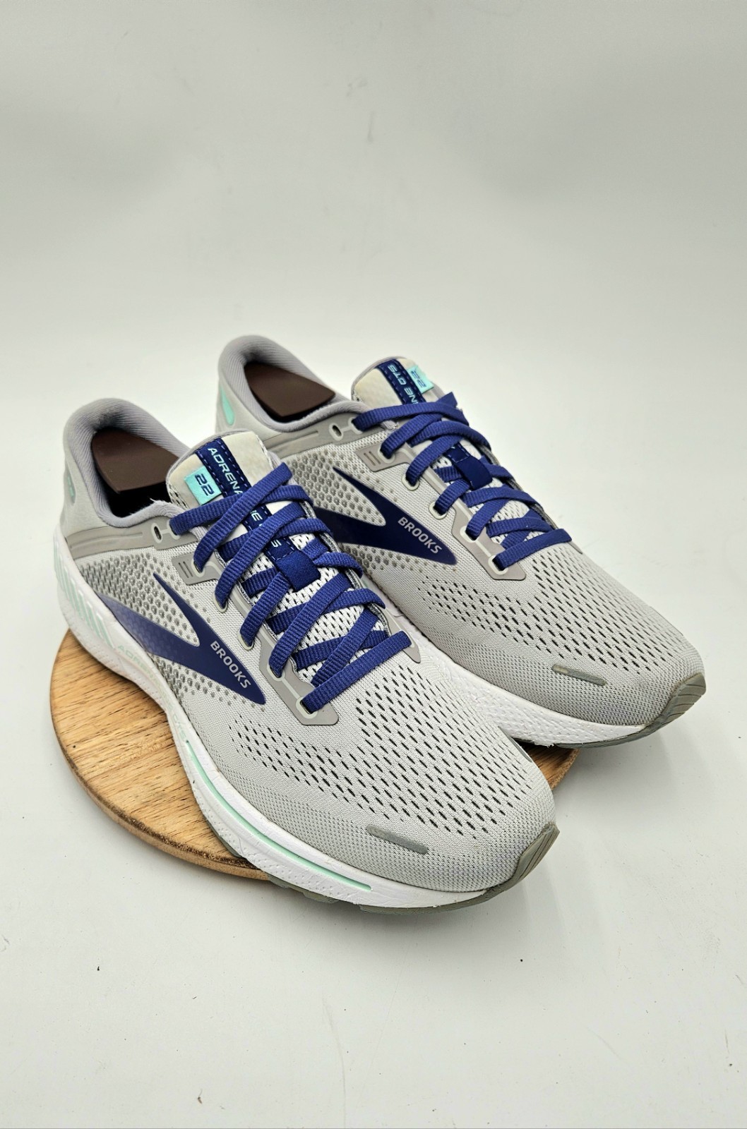 Brooks Adrenaline GTS 22 Women’s Shoes Running Alloy Blue Green Size 10B