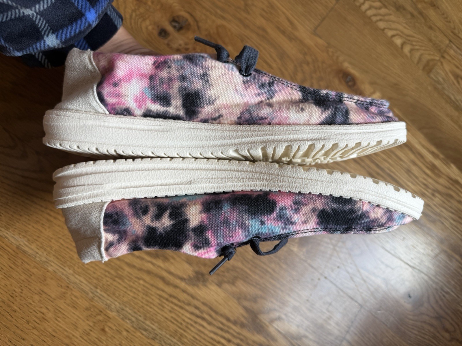 Hey Dude Wendy Tie Dye Navy Pink Women’s Size 9 Slip On Casual Shoes Sneakers