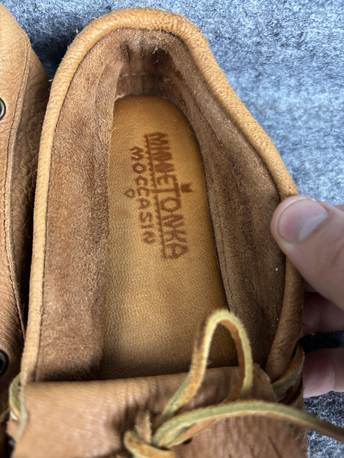 Minnetonka Moosehide Classic Loafer Womens Size 8.5 Brown Slip On USA Moccasin