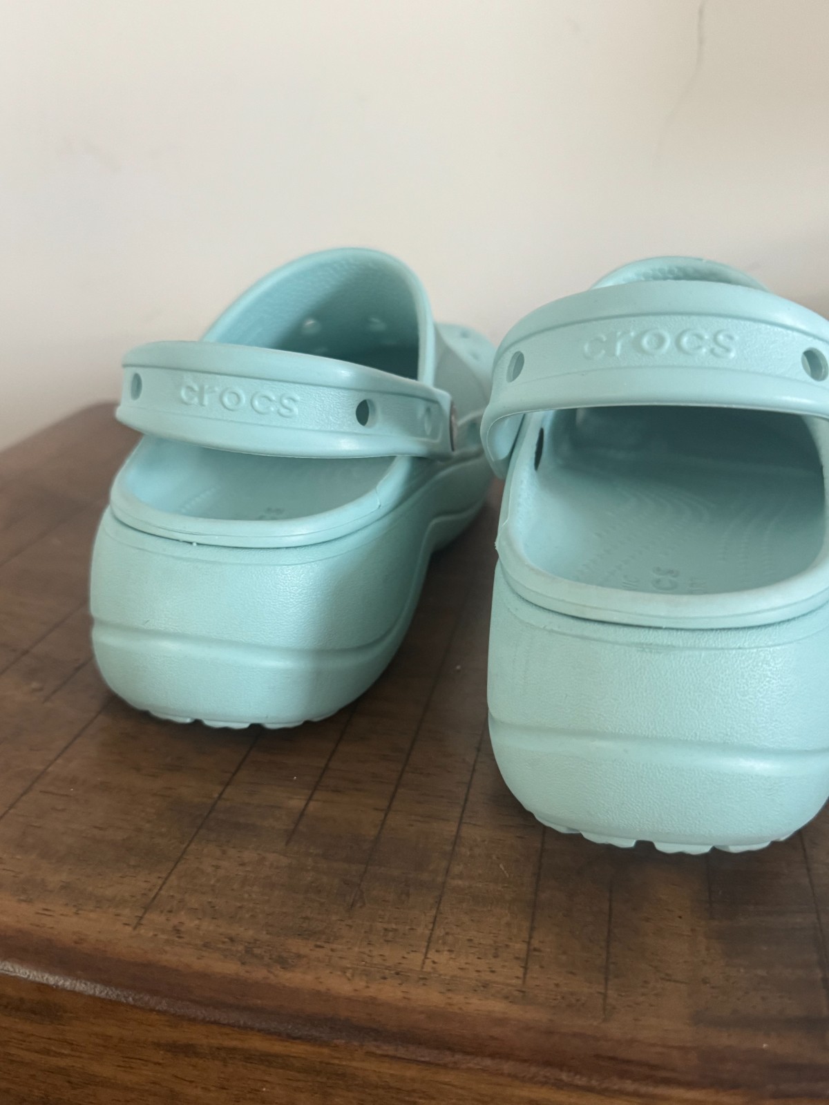 Crocs Platform Clogs Light Blue Chunky Comfort Shoes Womens Size 8