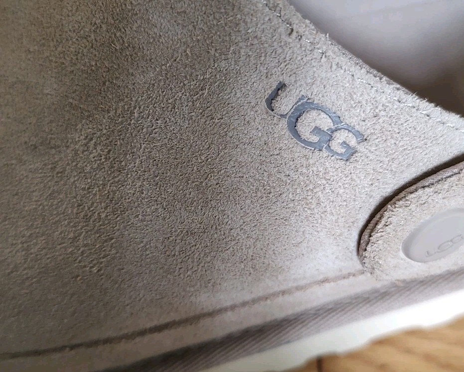 Ugg Goldenstar Suede Clogs With Adjustable Strap: Women’s Size 8.5